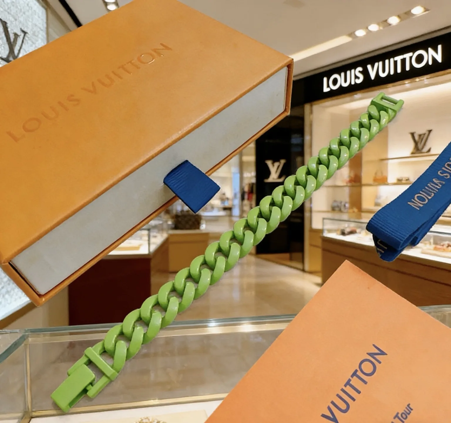 QuickDry Louis Vuitton Necklace 542