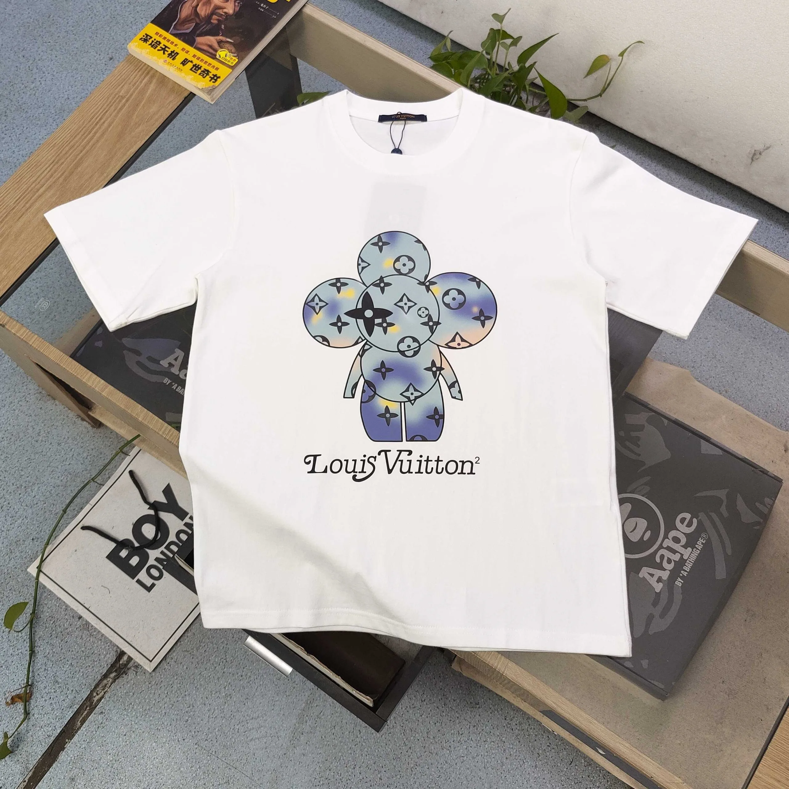 Louis Vuitton Short Sleeves Supportive 739