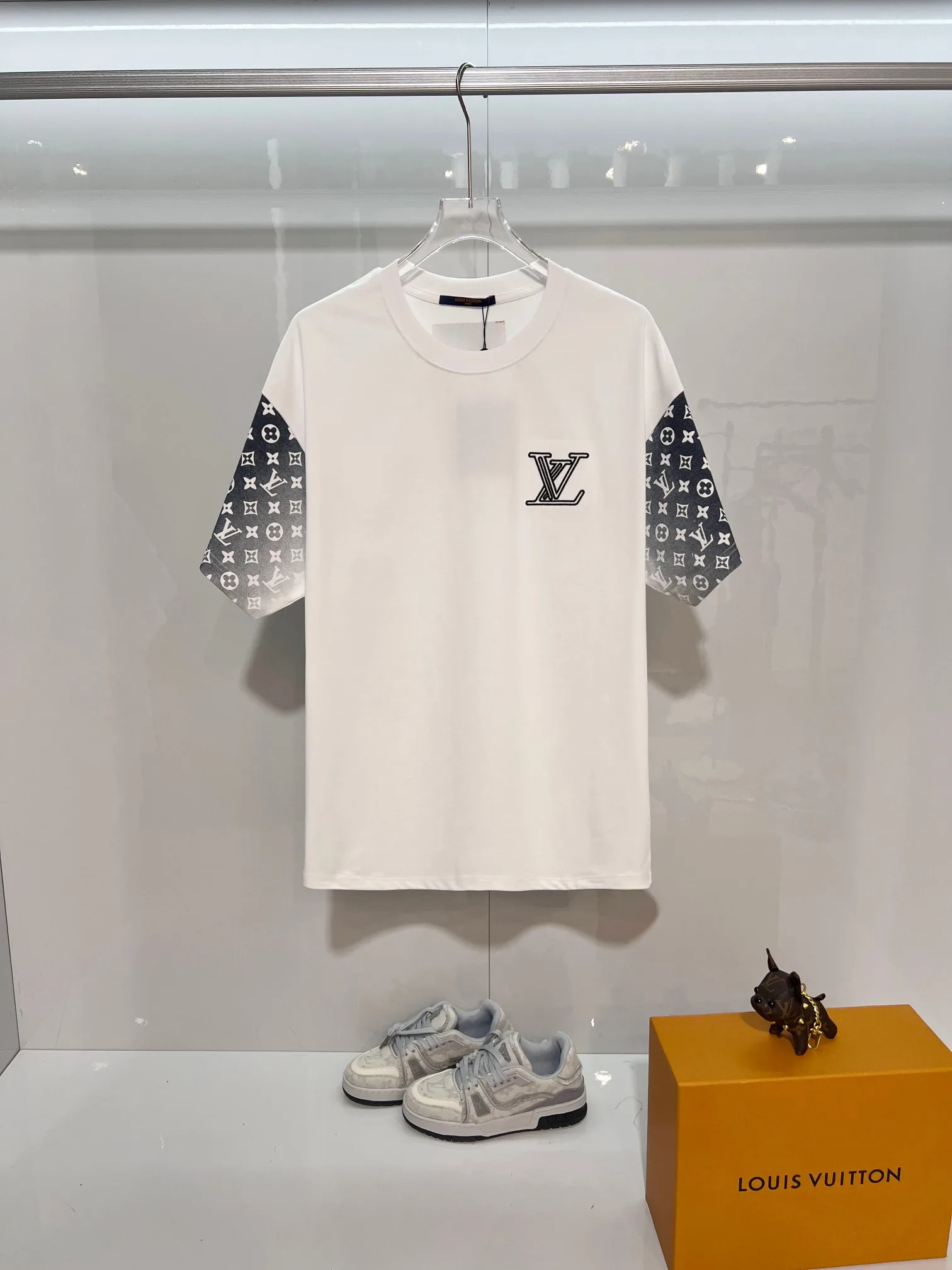 Louis Vuitton Short Sleeves Refined 843