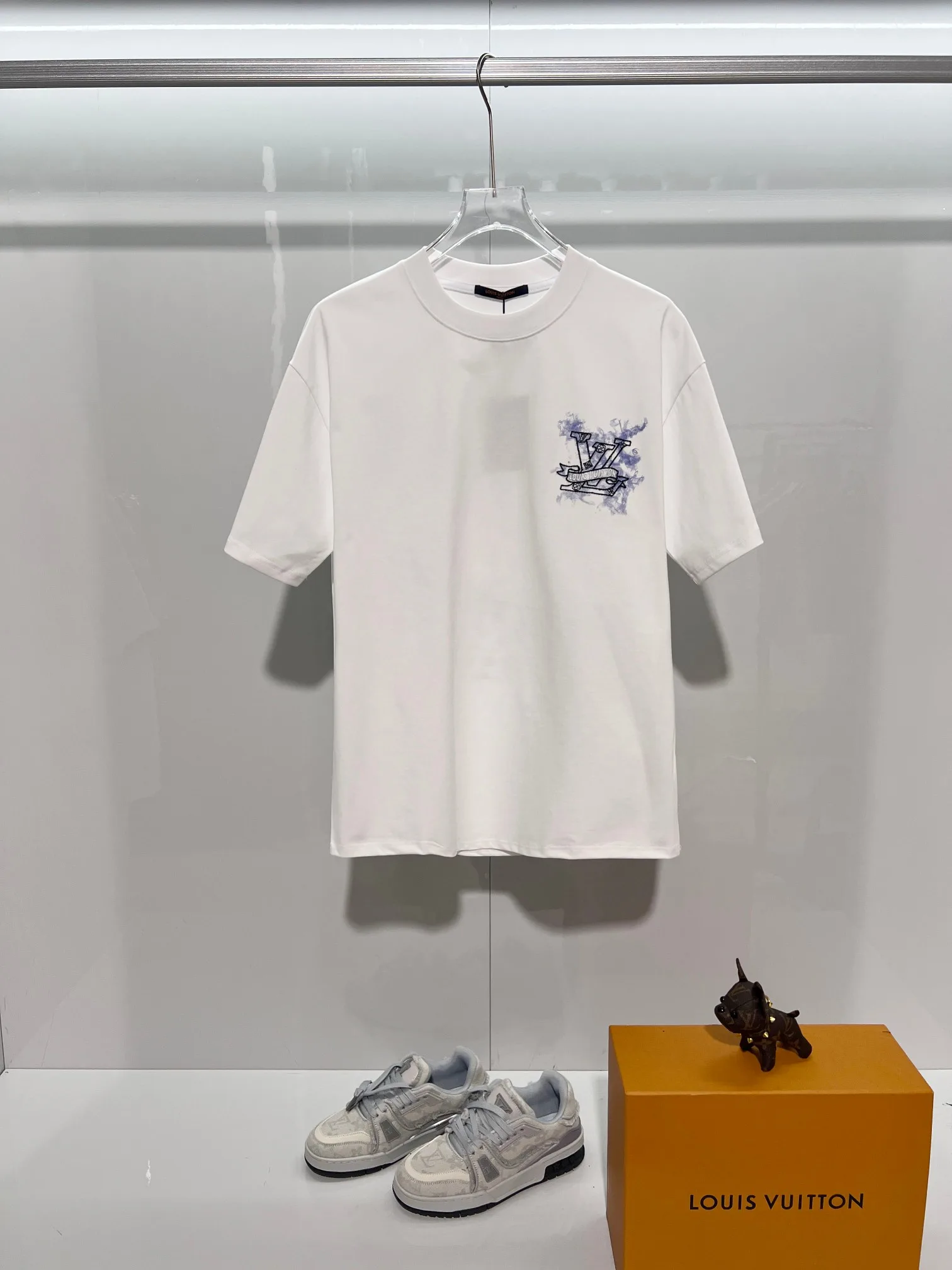 Cozy Louis Vuitton Short Sleeves 879