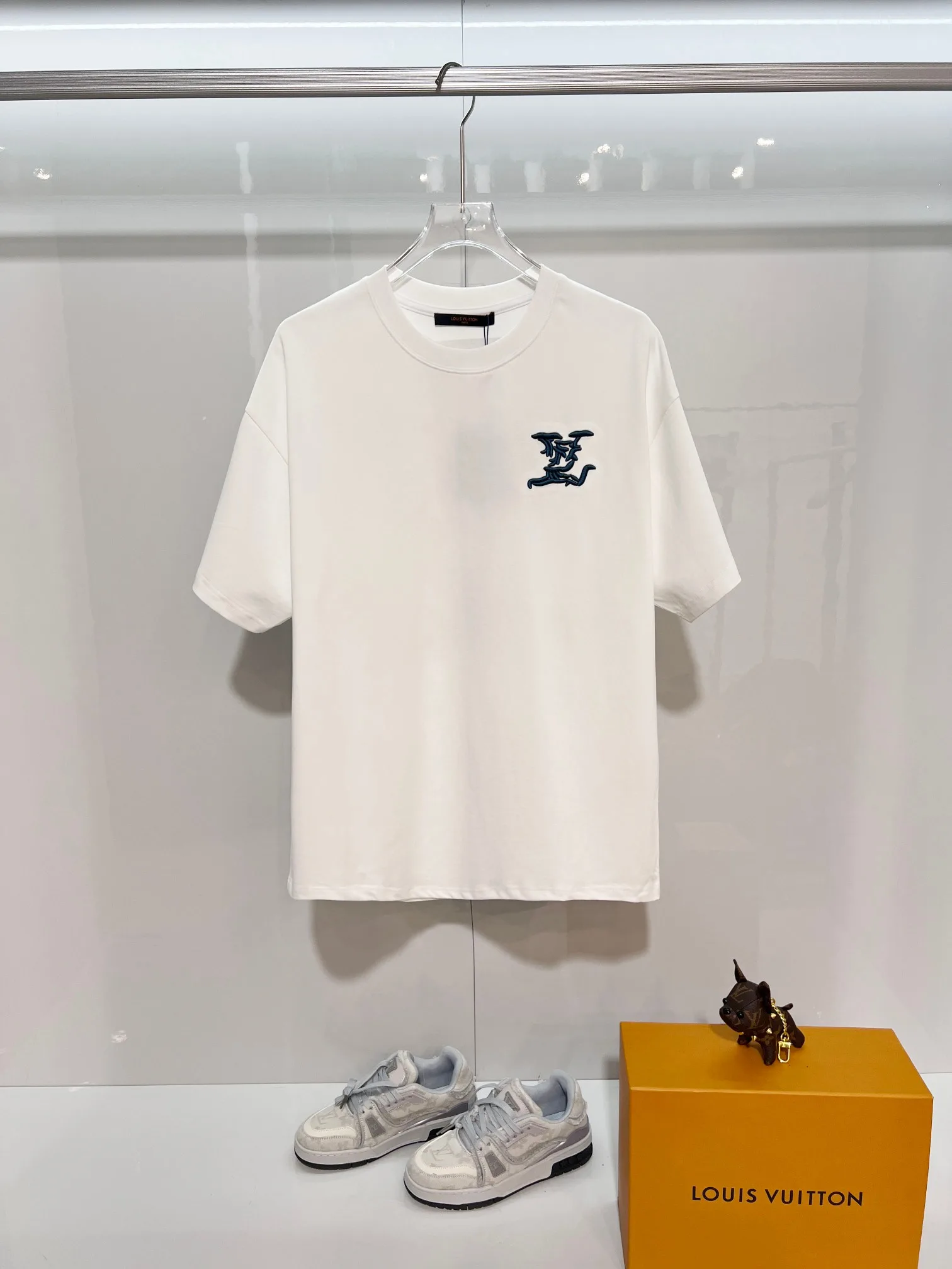 Louis Vuitton Short Sleeves ModernLook 844