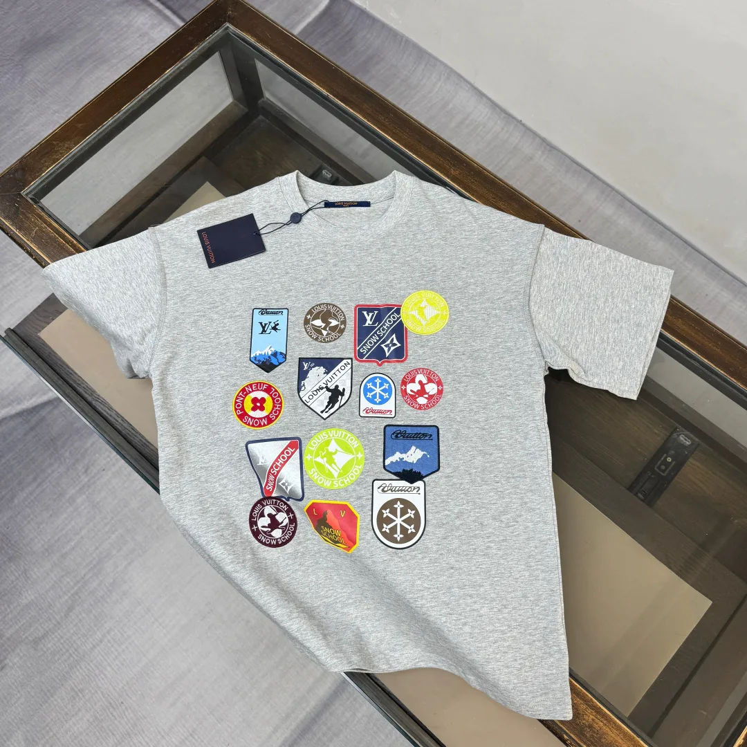 Contemporary Louis Vuitton Short Sleeves 820
