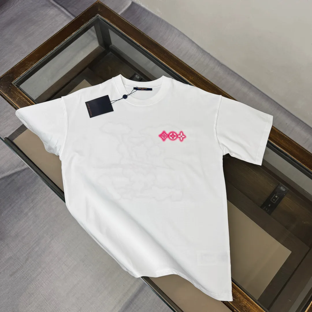Fashionable Louis Vuitton Short Sleeves 822