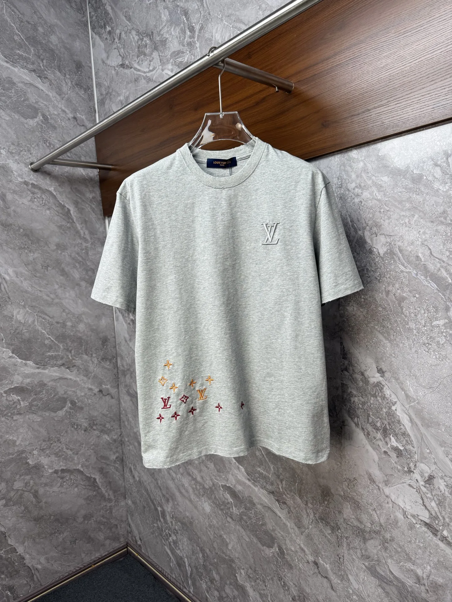 Fashionable Louis Vuitton Short Sleeves 641