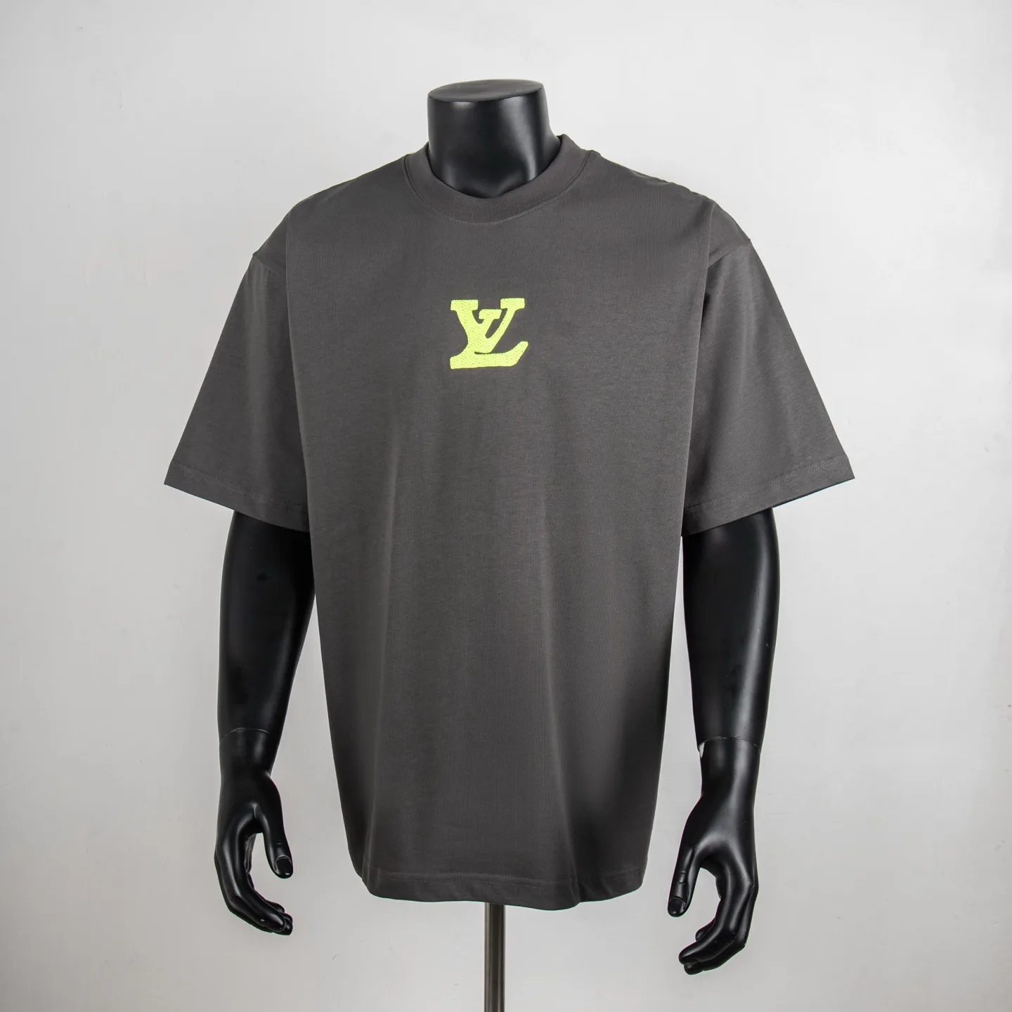 MultiPurpose Louis Vuitton Short Sleeves 744