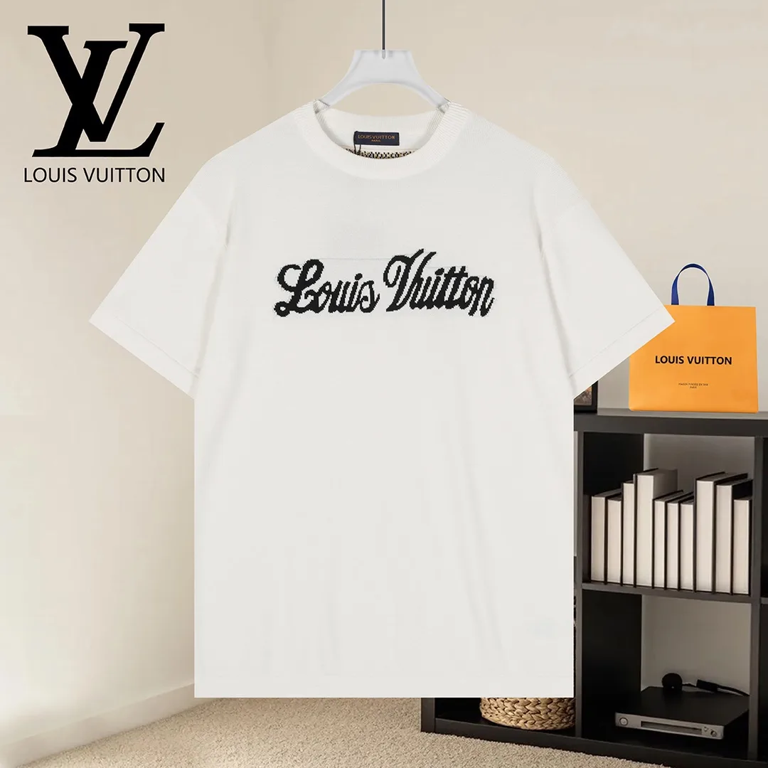 Refined Louis Vuitton Short Sleeves 855