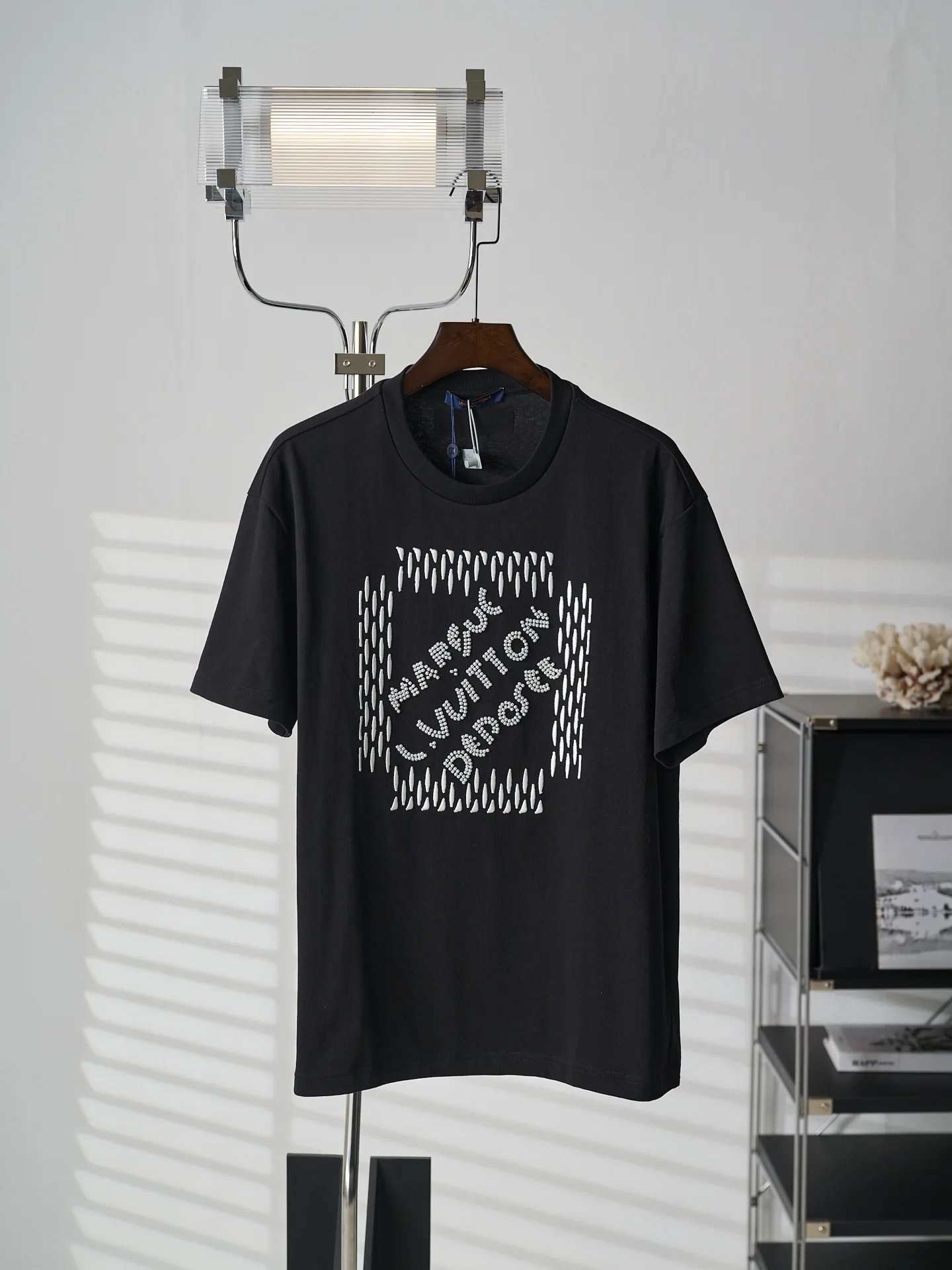 Louis Vuitton Short Sleeves Elegant 696