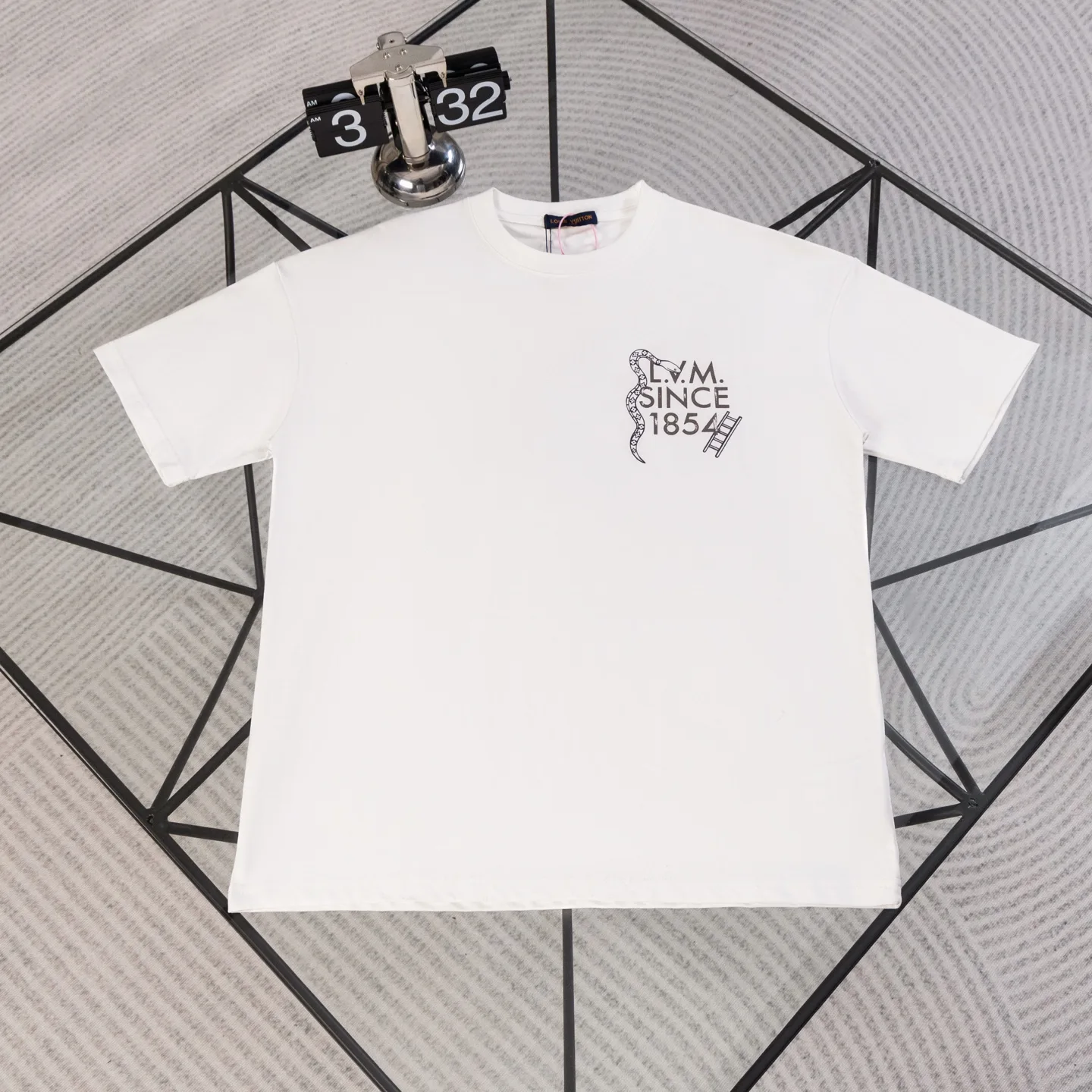 Resilient Louis Vuitton Short Sleeves 757
