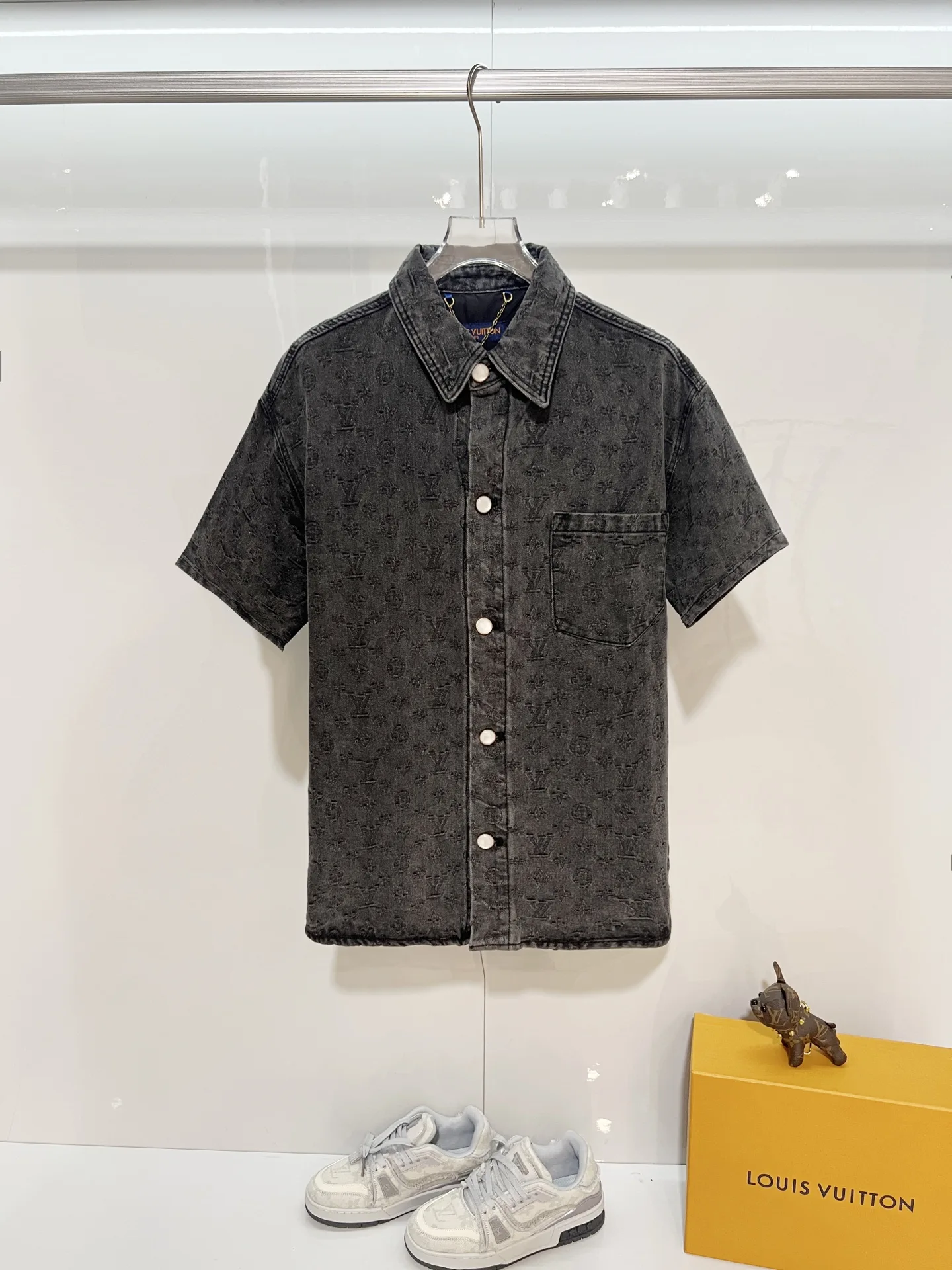 OnTrend Louis Vuitton Short Sleeves 669