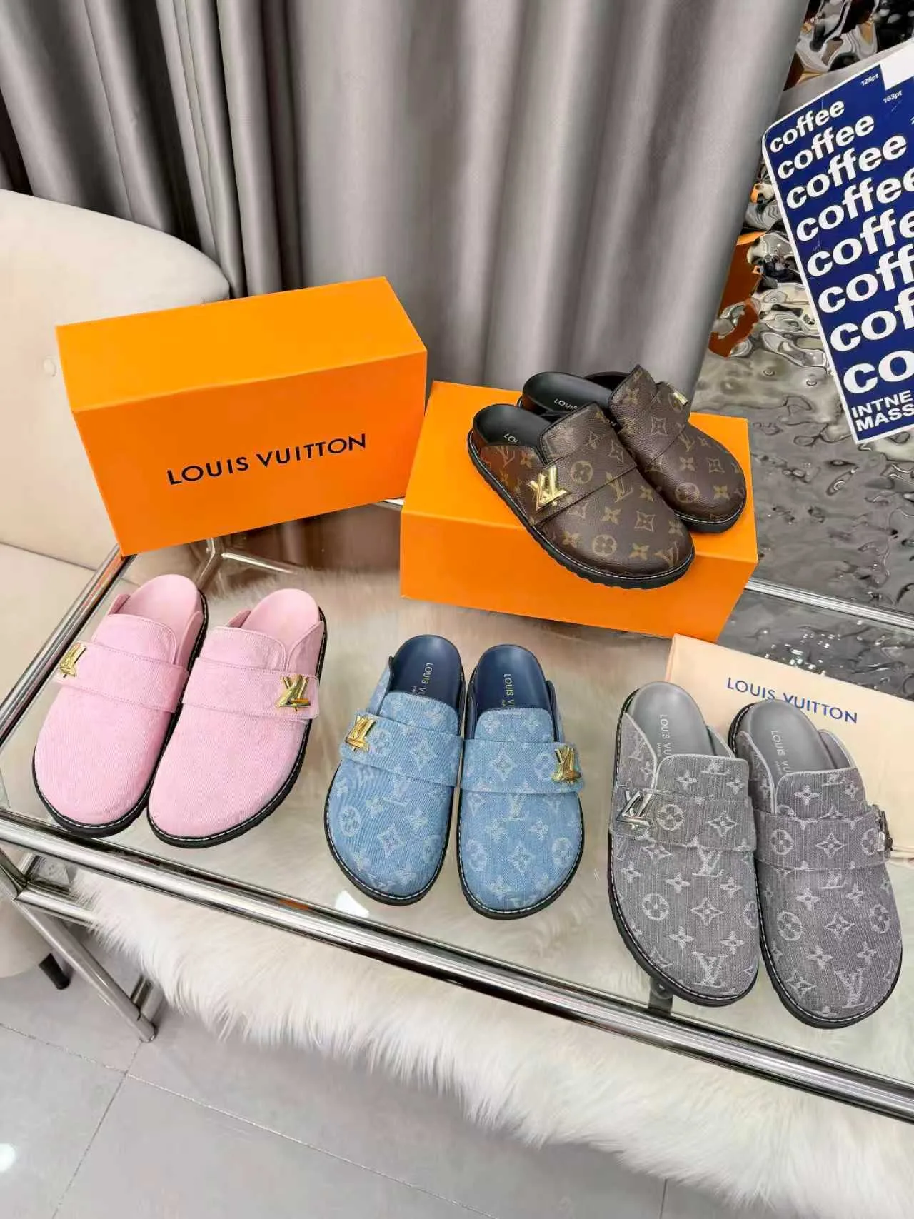 Original Louis Vuitton Slippers 958
