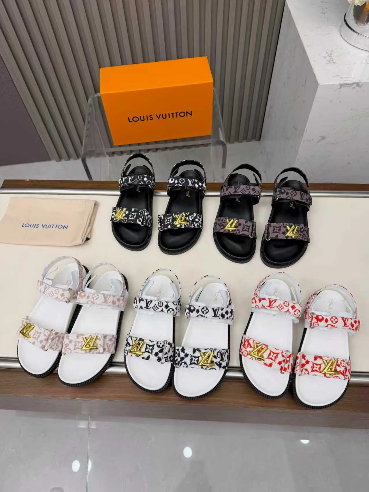 Durable Louis Vuitton Slippers 1007