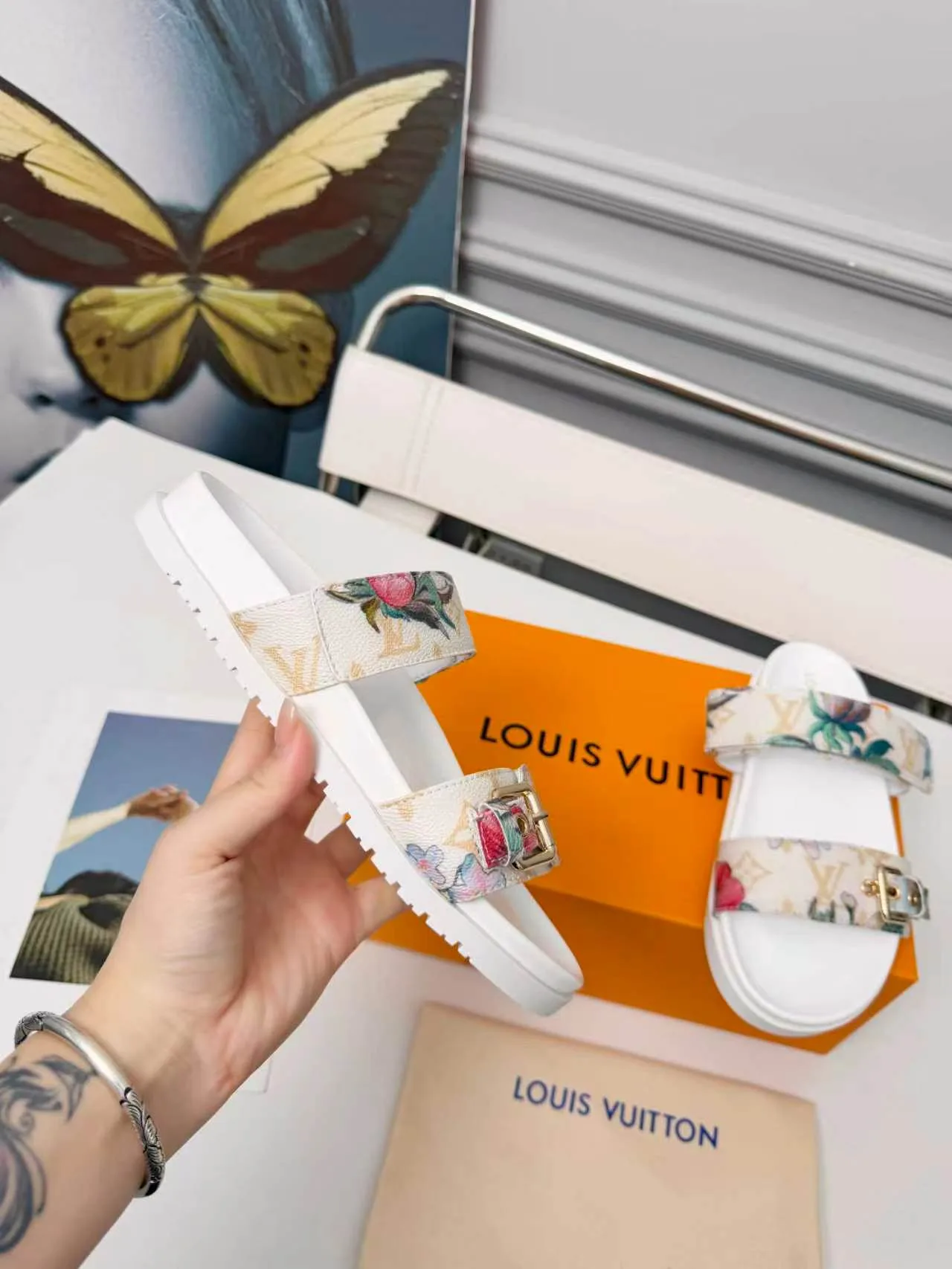 Louis Vuitton Slippers WellDesigned 998