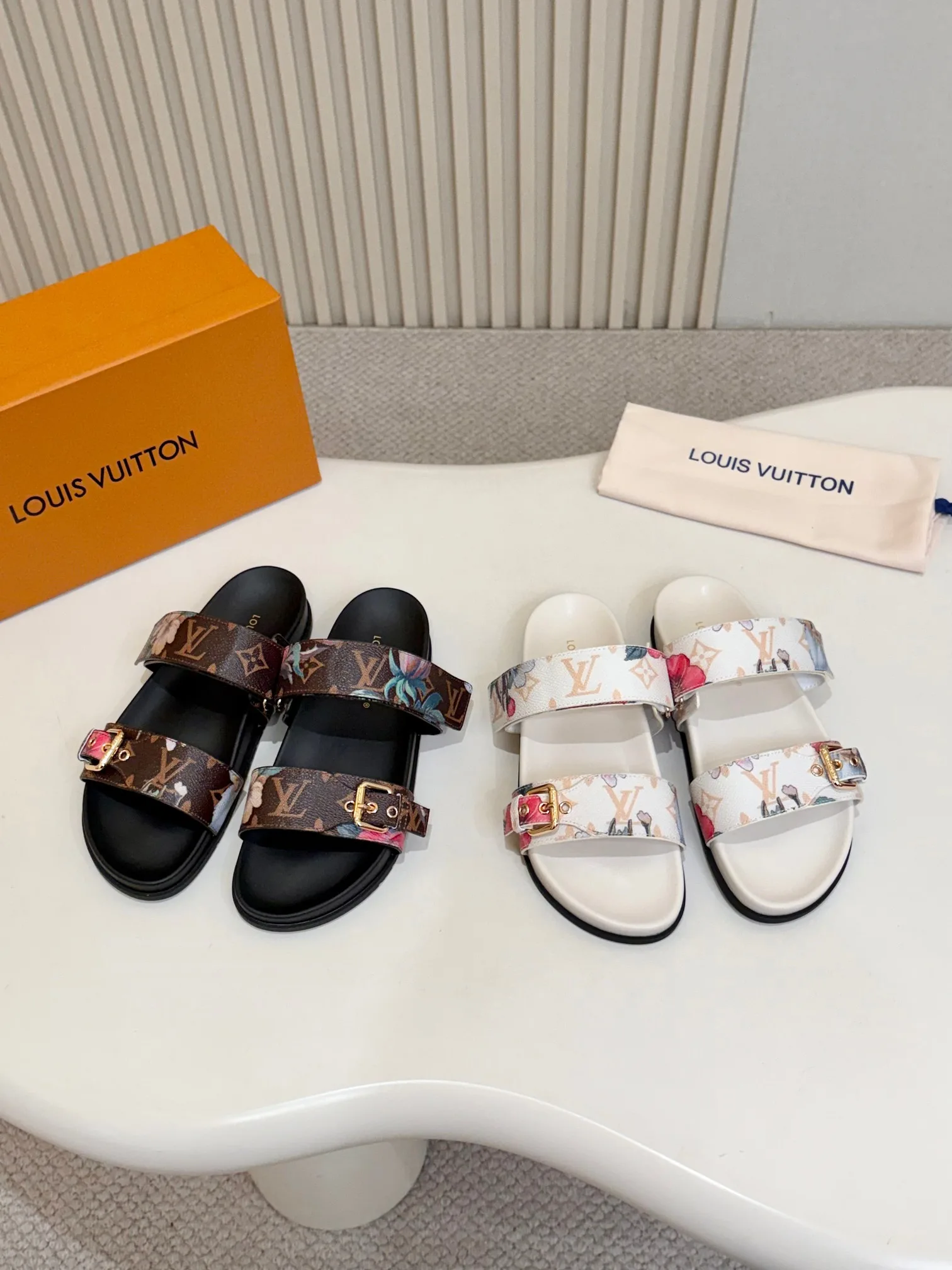 Louis Vuitton Slippers DailyWear 1015