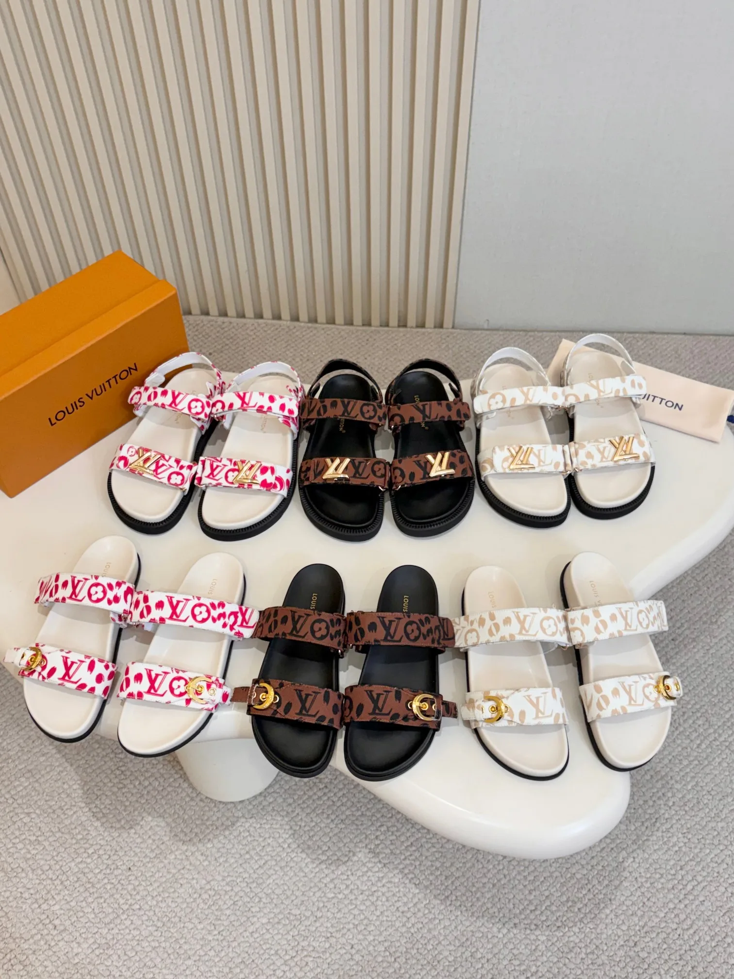 Louis Vuitton Slippers Durable 996