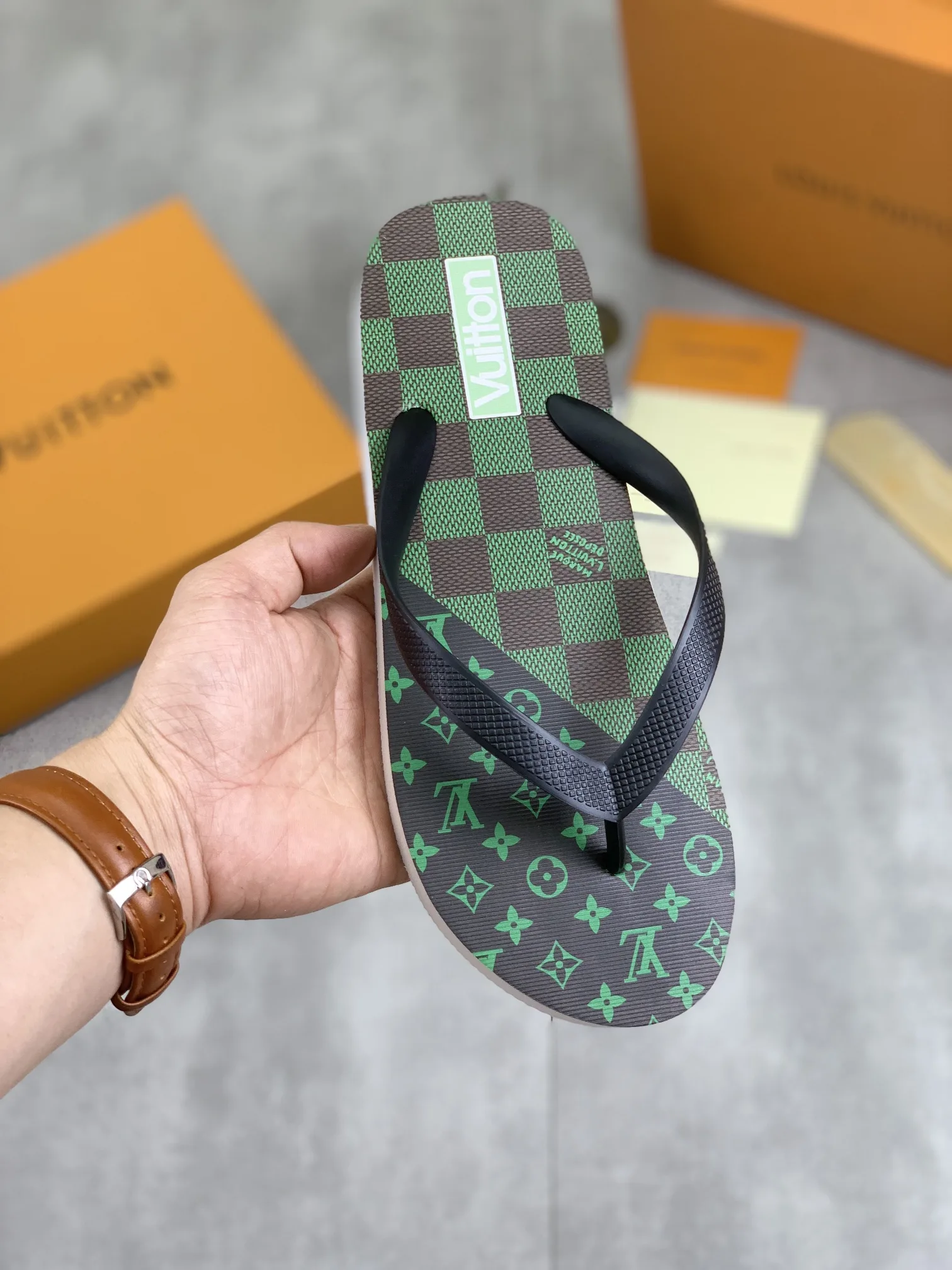 Louis Vuitton Slippers Seasonal 946