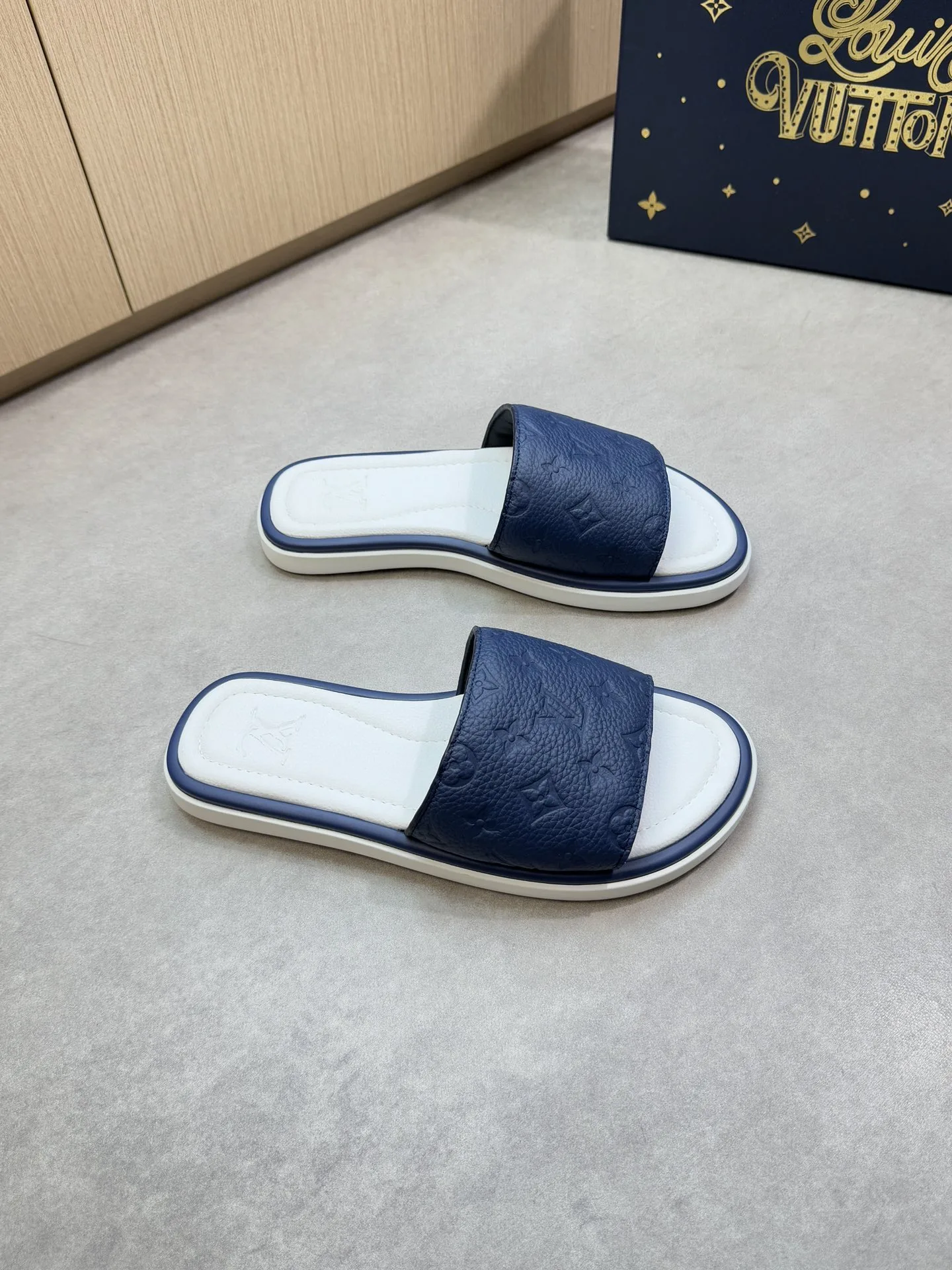 Comfortable Louis Vuitton Slippers 997