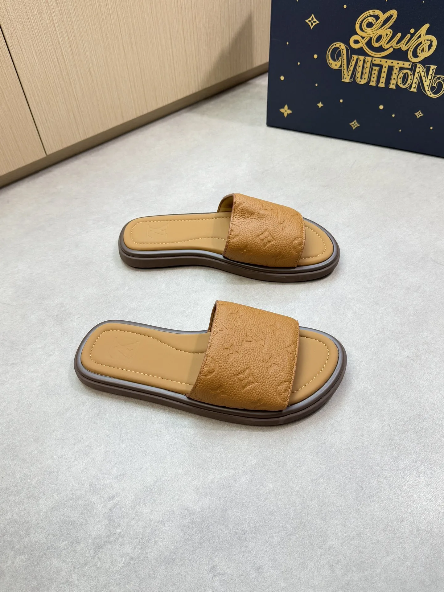 DailyWear Louis Vuitton Slippers 994