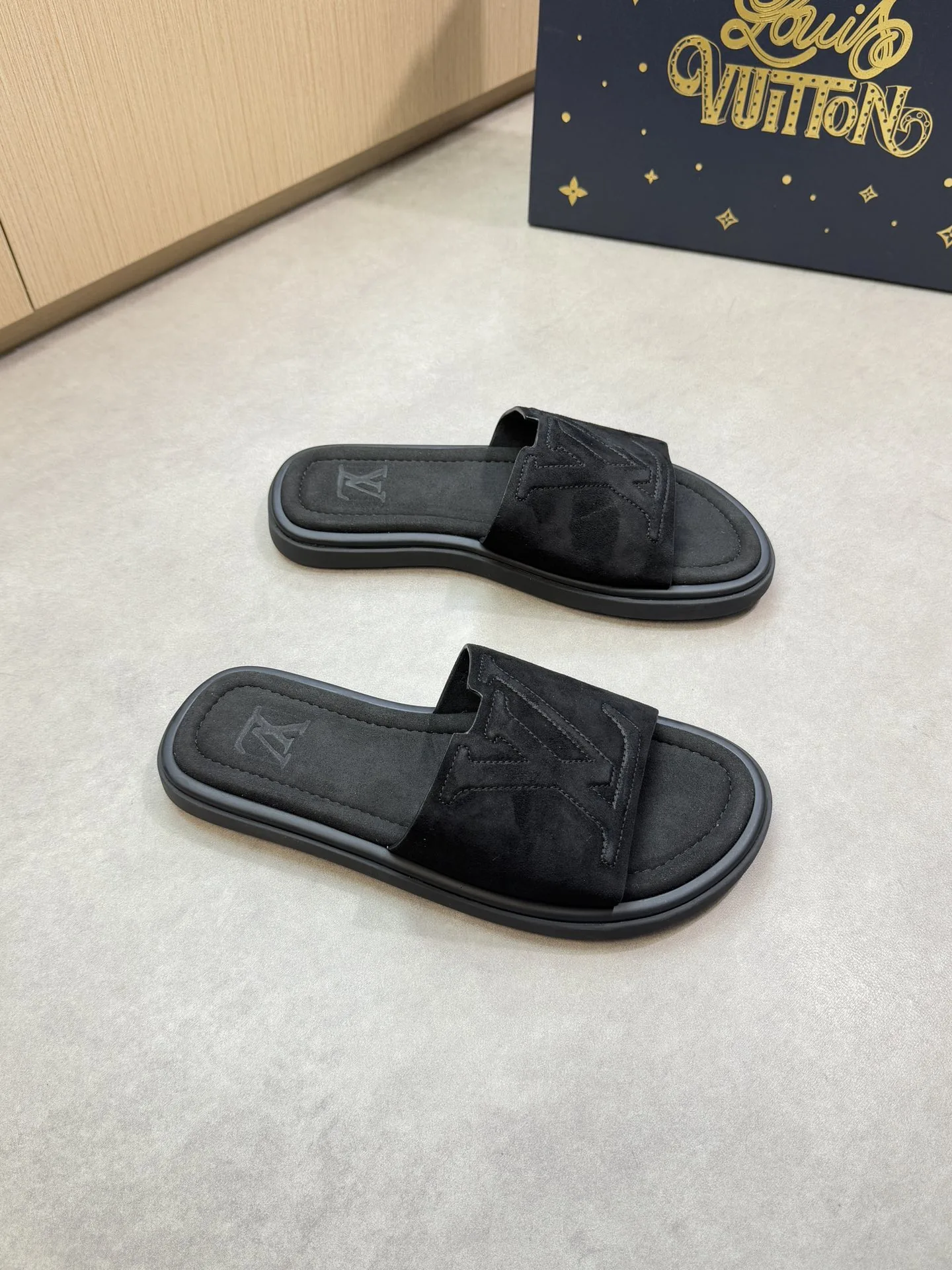 Louis Vuitton Slippers Seasonal 983