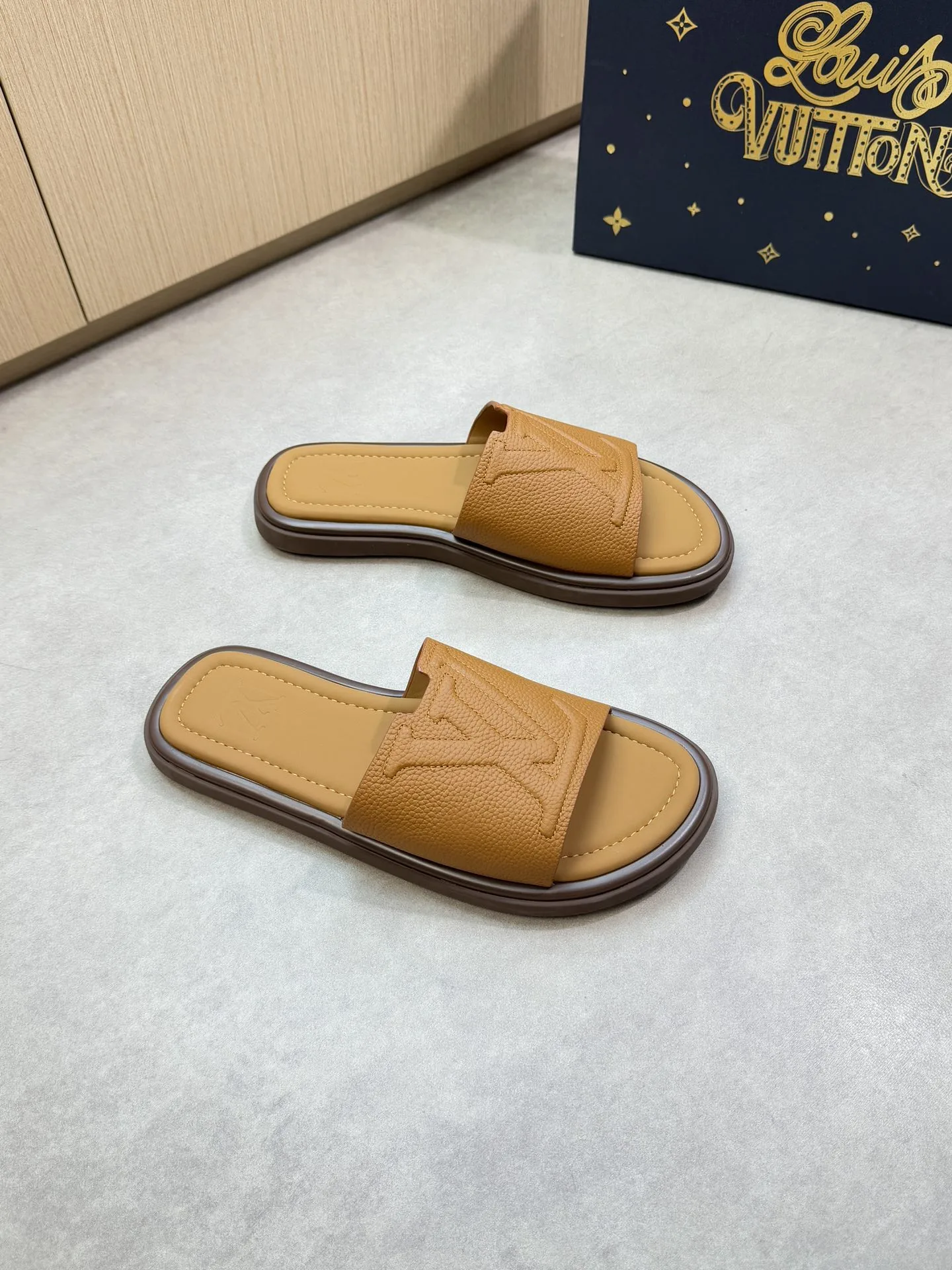 Louis Vuitton Slippers AllSeason 988