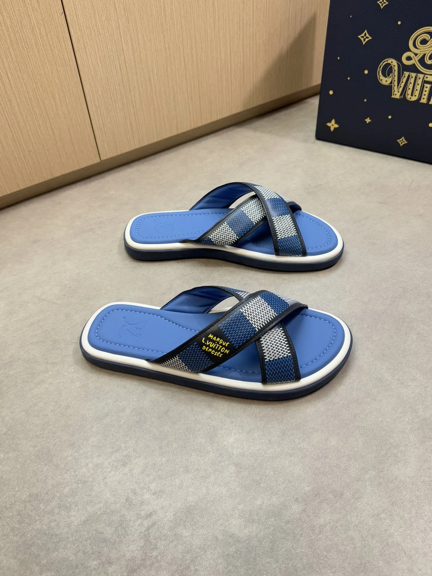 Louis Vuitton Slippers Snug 975