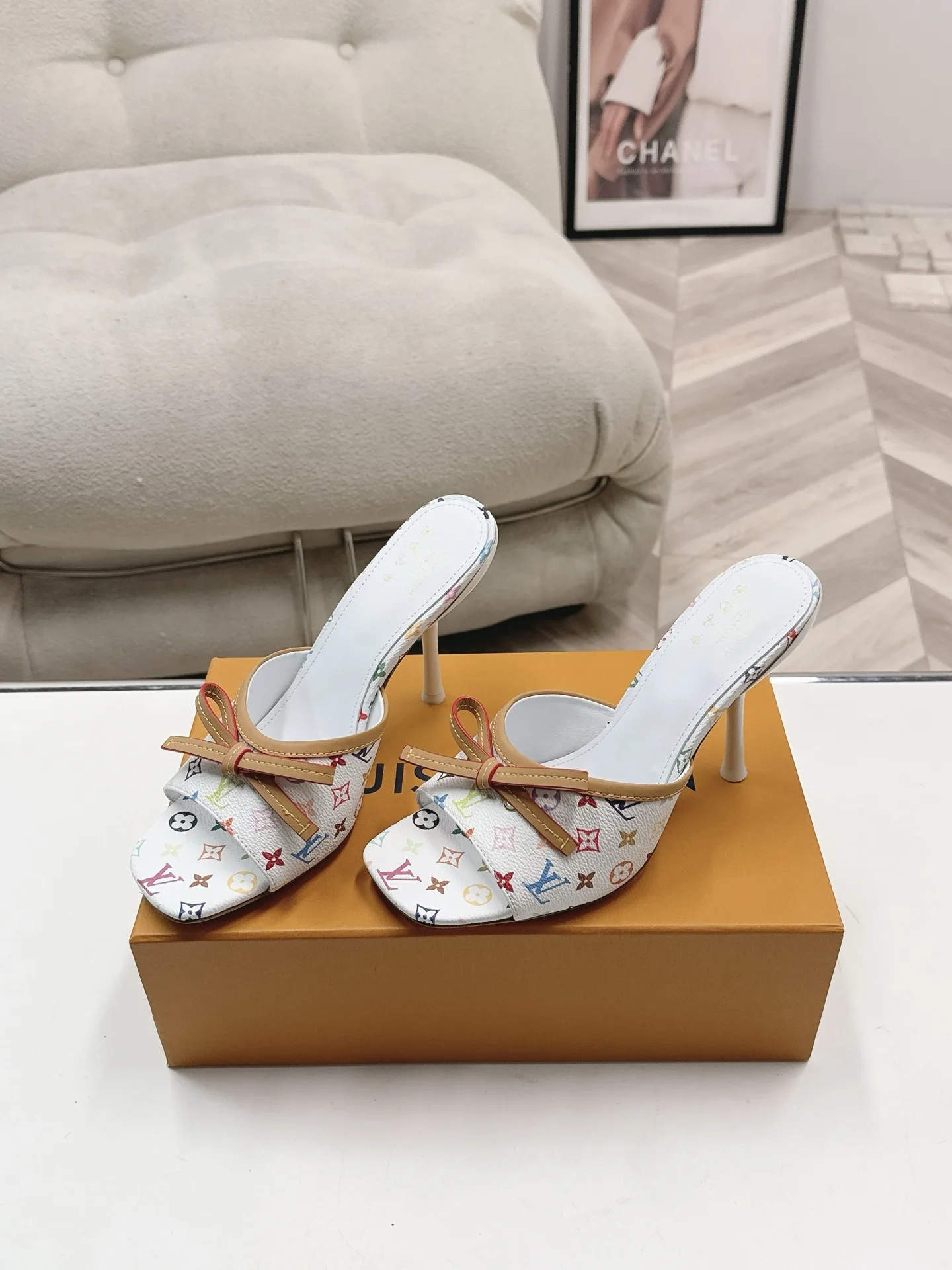 Louis Vuitton Slippers Sleek 1063