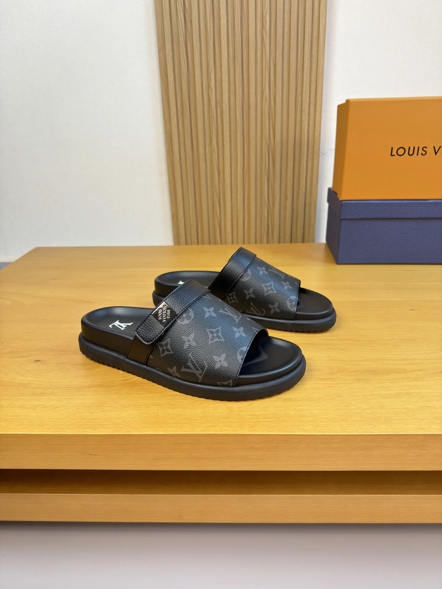 HighQuality Louis Vuitton Slippers 961