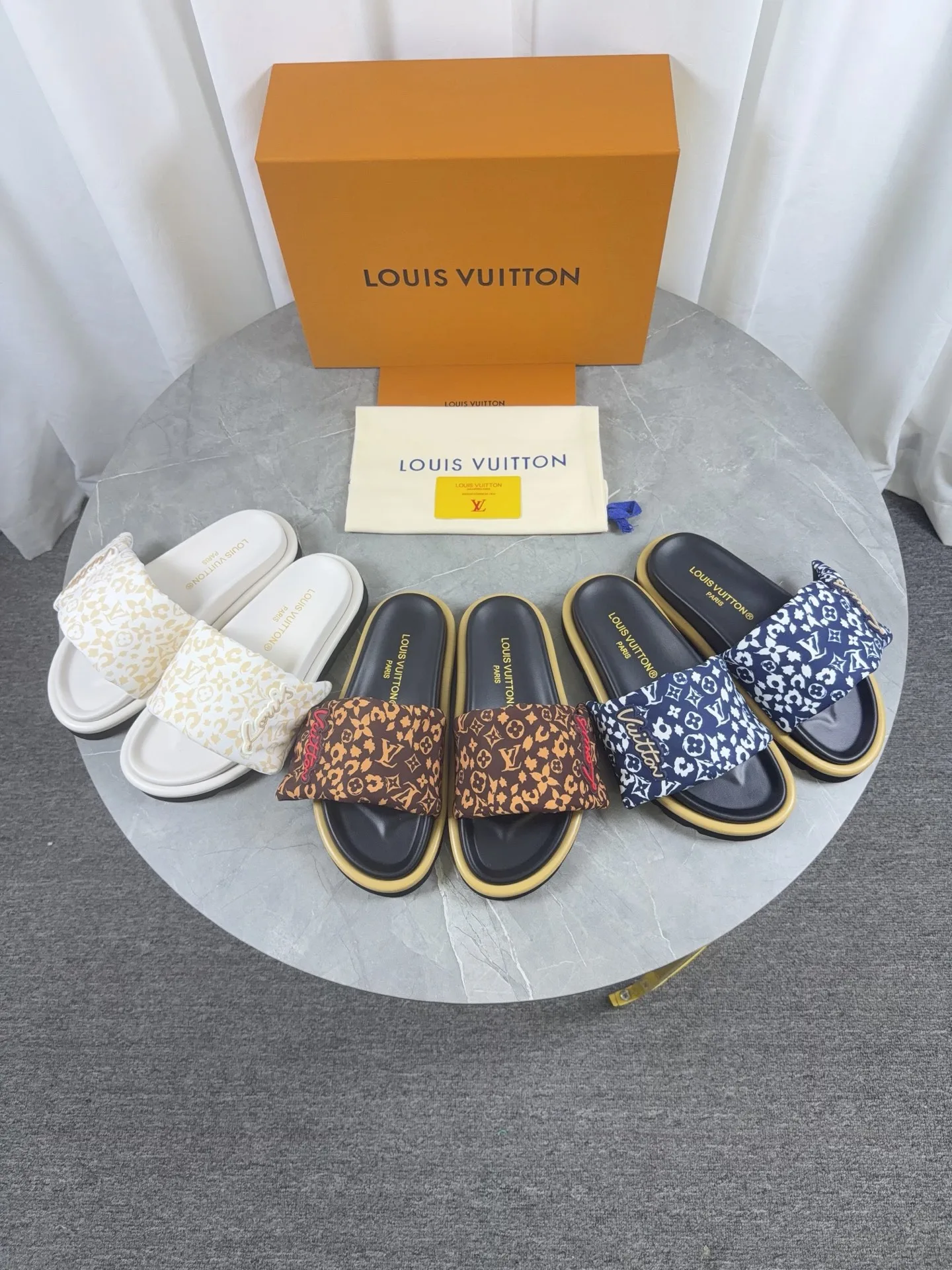 Louis Vuitton Slippers Practical 962