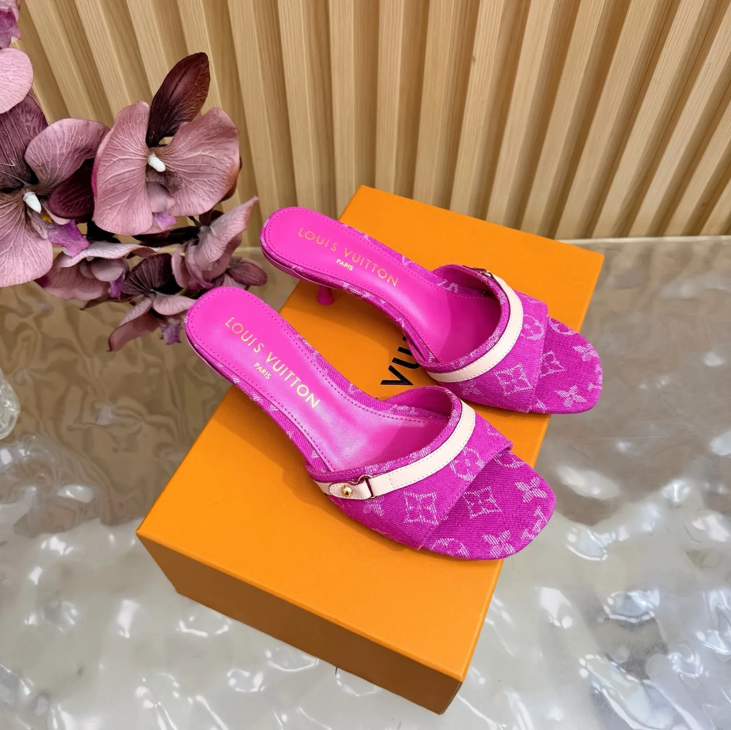 Louis Vuitton Slippers StreetReady 1049