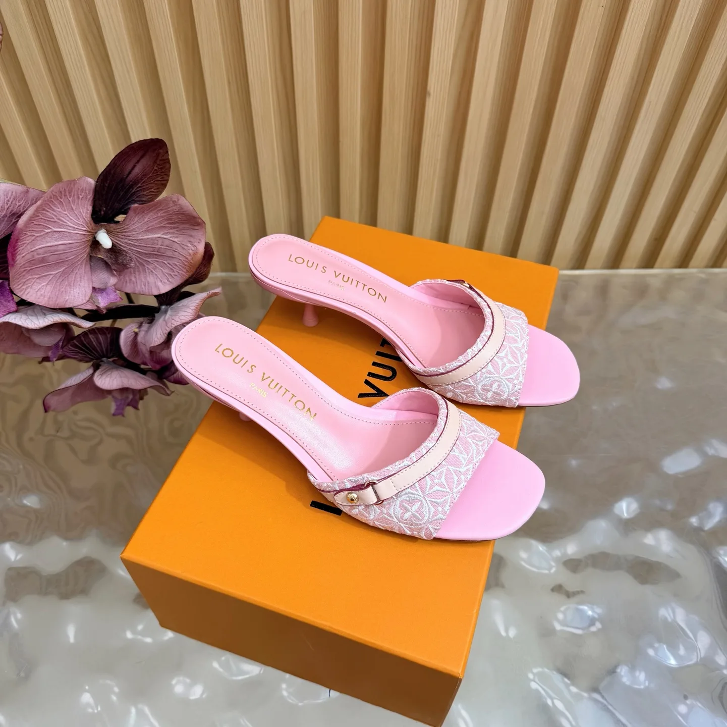 Louis Vuitton Slippers Timeless 1051