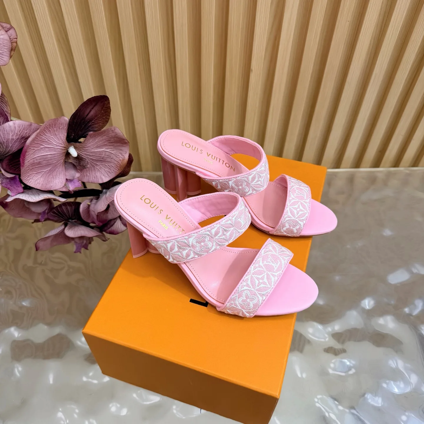 Louis Vuitton Slippers Fashionable 1055