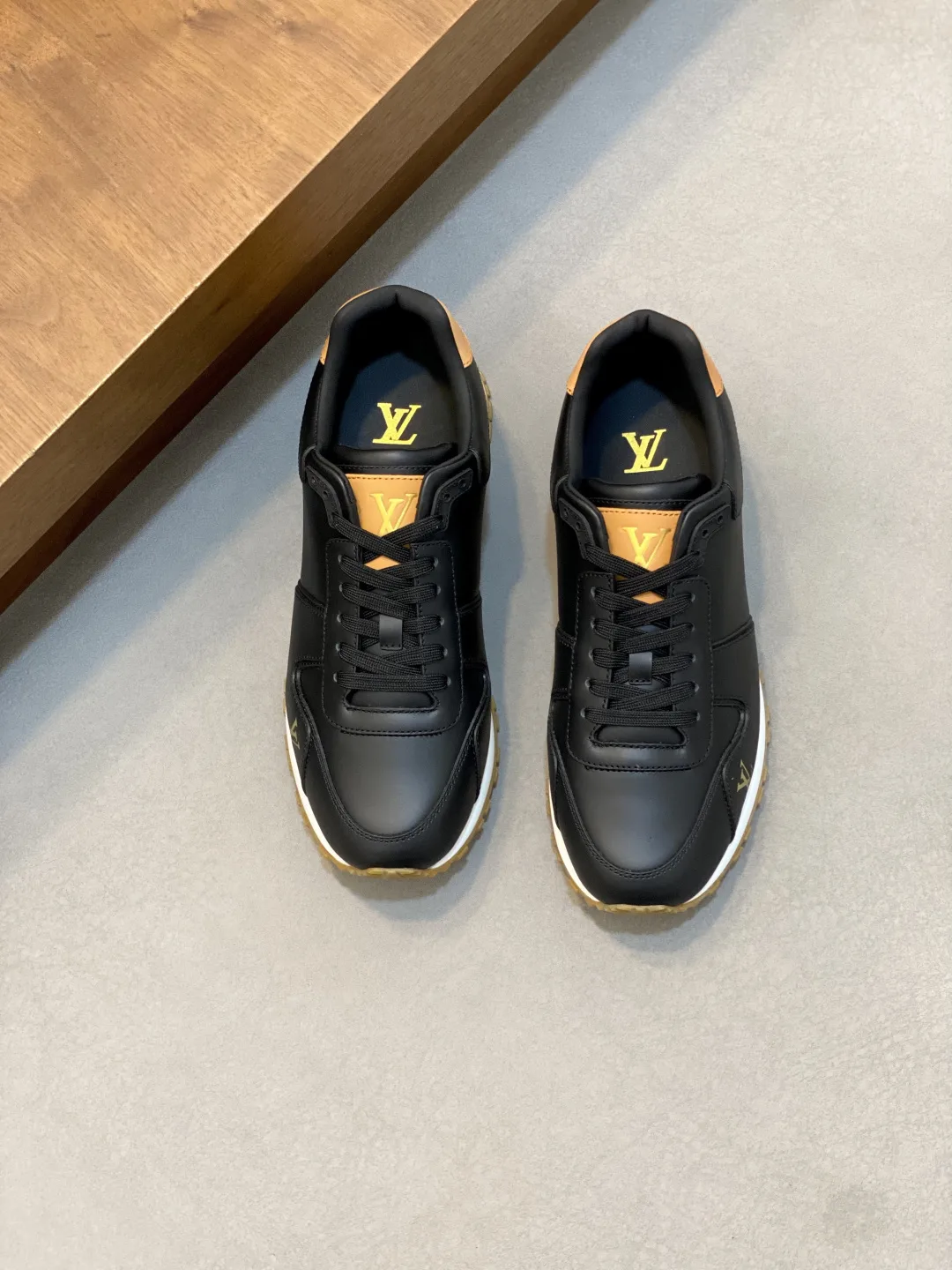 Cozy Louis Vuitton Sneakers 1107