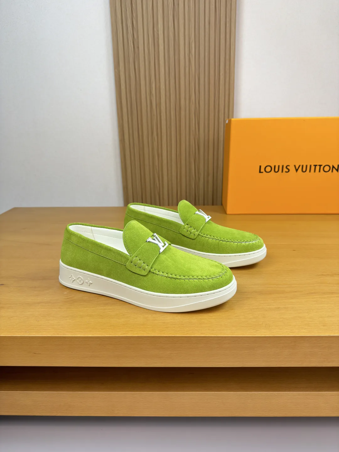Efficient Louis Vuitton Sneakers 1102