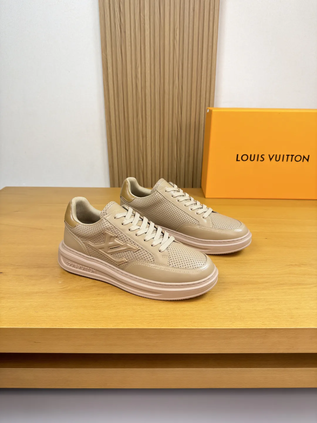Louis Vuitton Sneakers Contemporary 1113