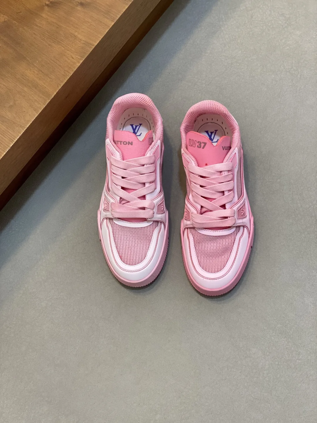 TravelReady Louis Vuitton Sneakers 1139