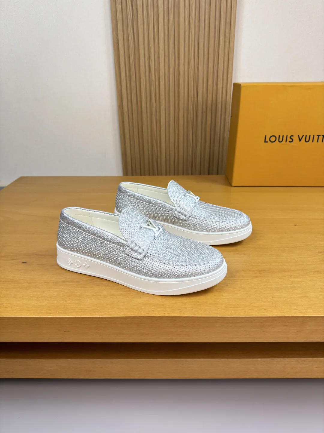 ZeroBulk Louis Vuitton Sneakers 1103