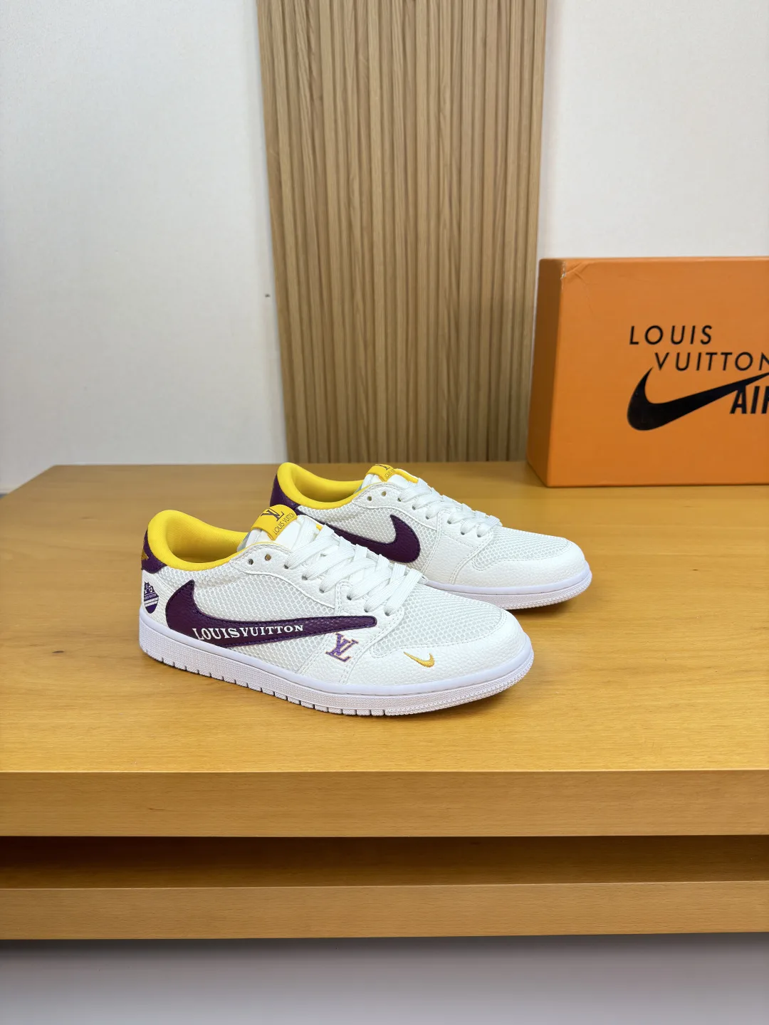 Affordable Louis Vuitton Sneakers 1091