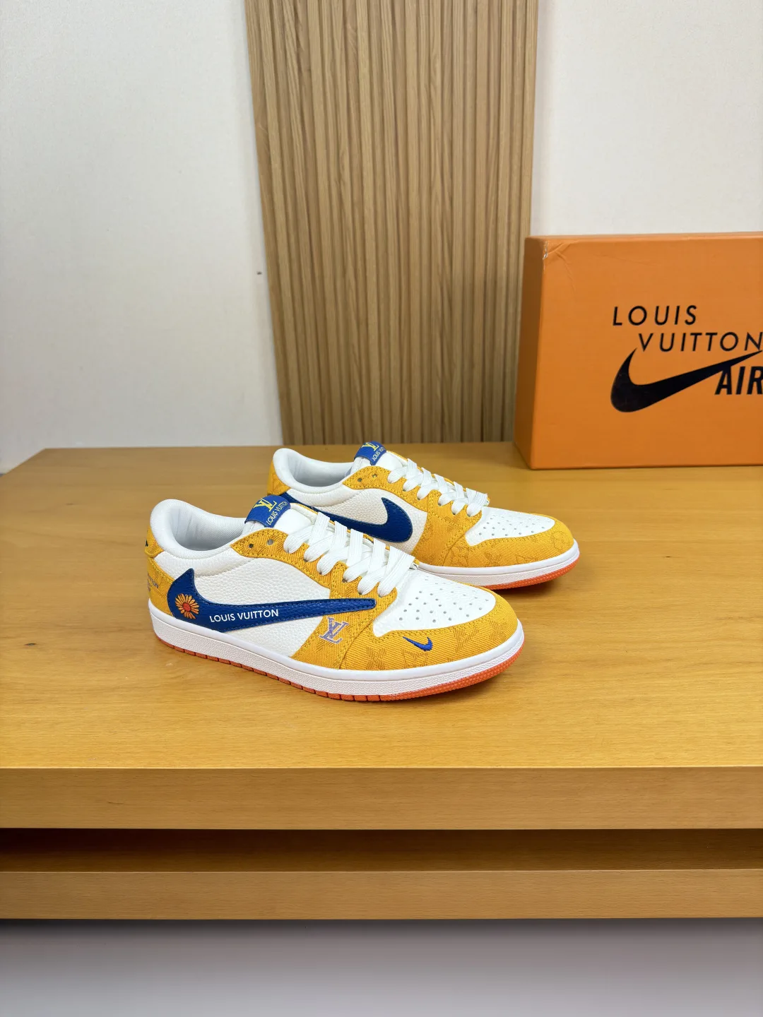 Louis Vuitton Sneakers Durable 1092