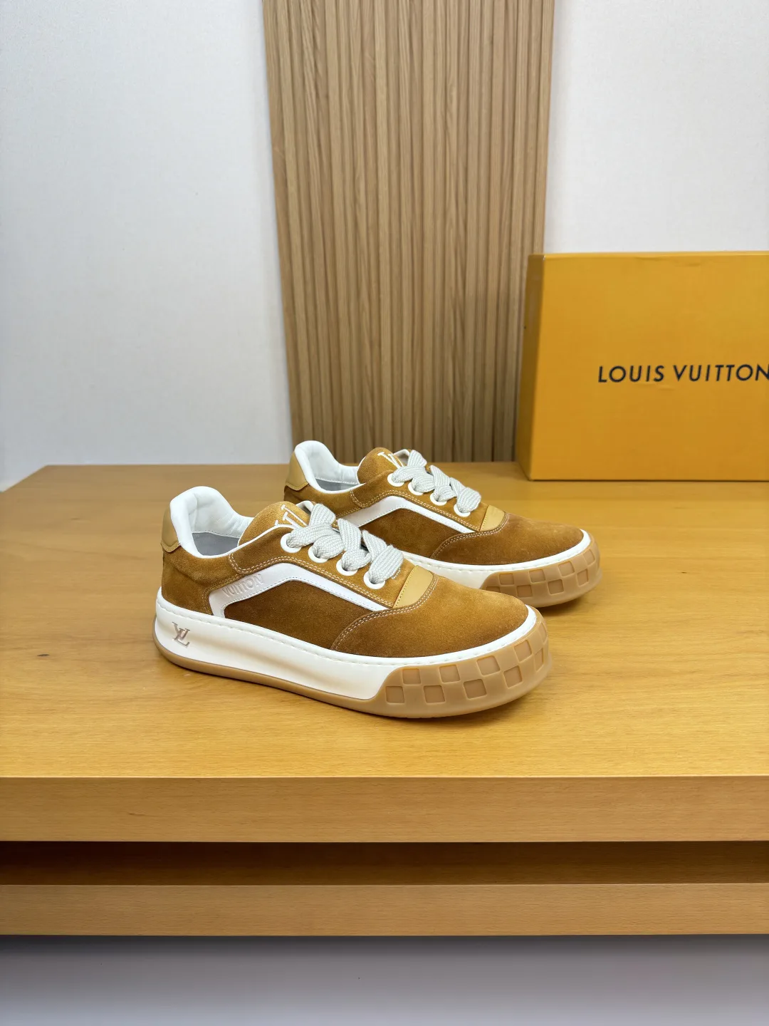 Louis Vuitton Sneakers Resilient 1104