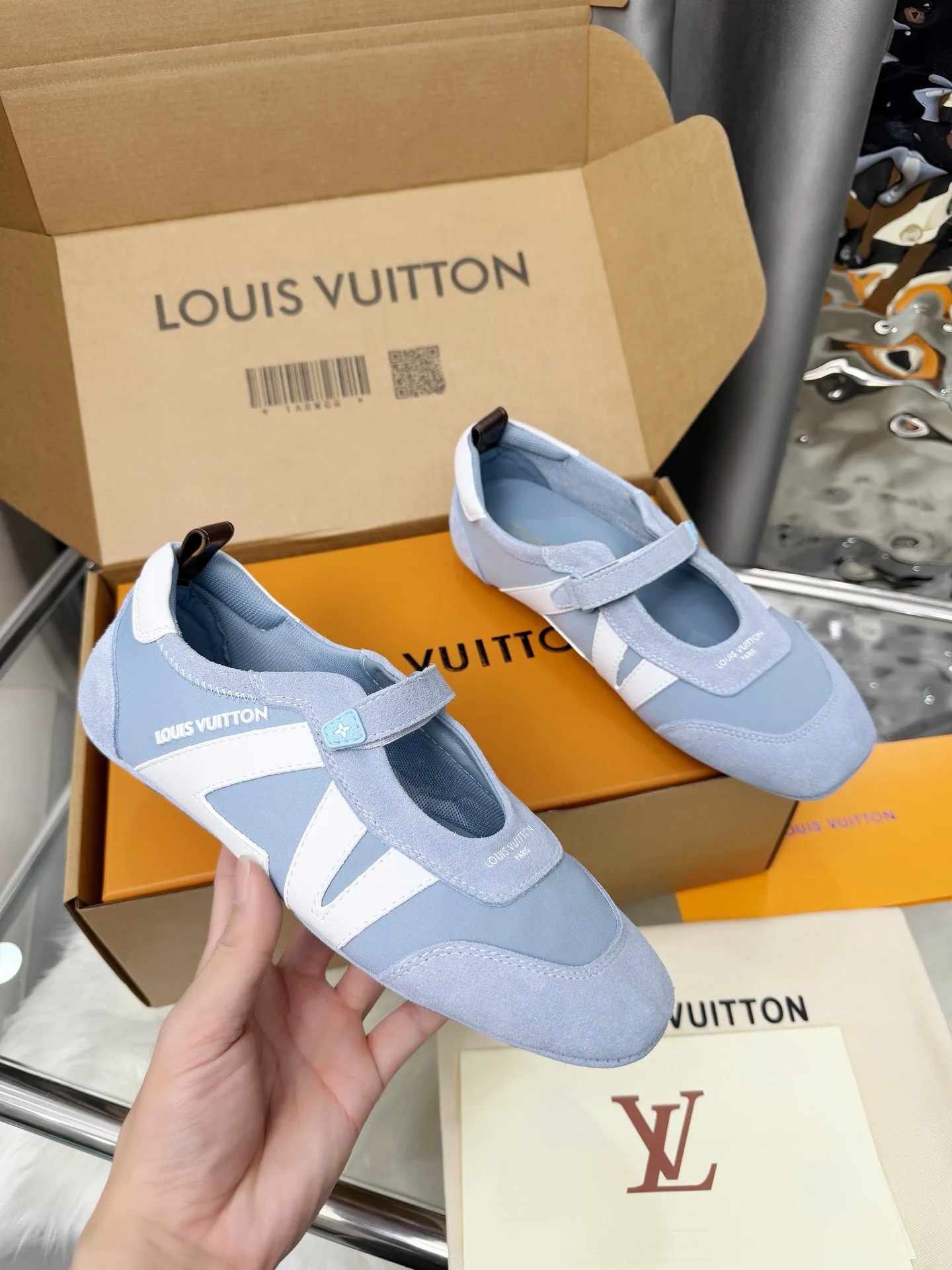Louis Vuitton Sneakers FashionForward 1072