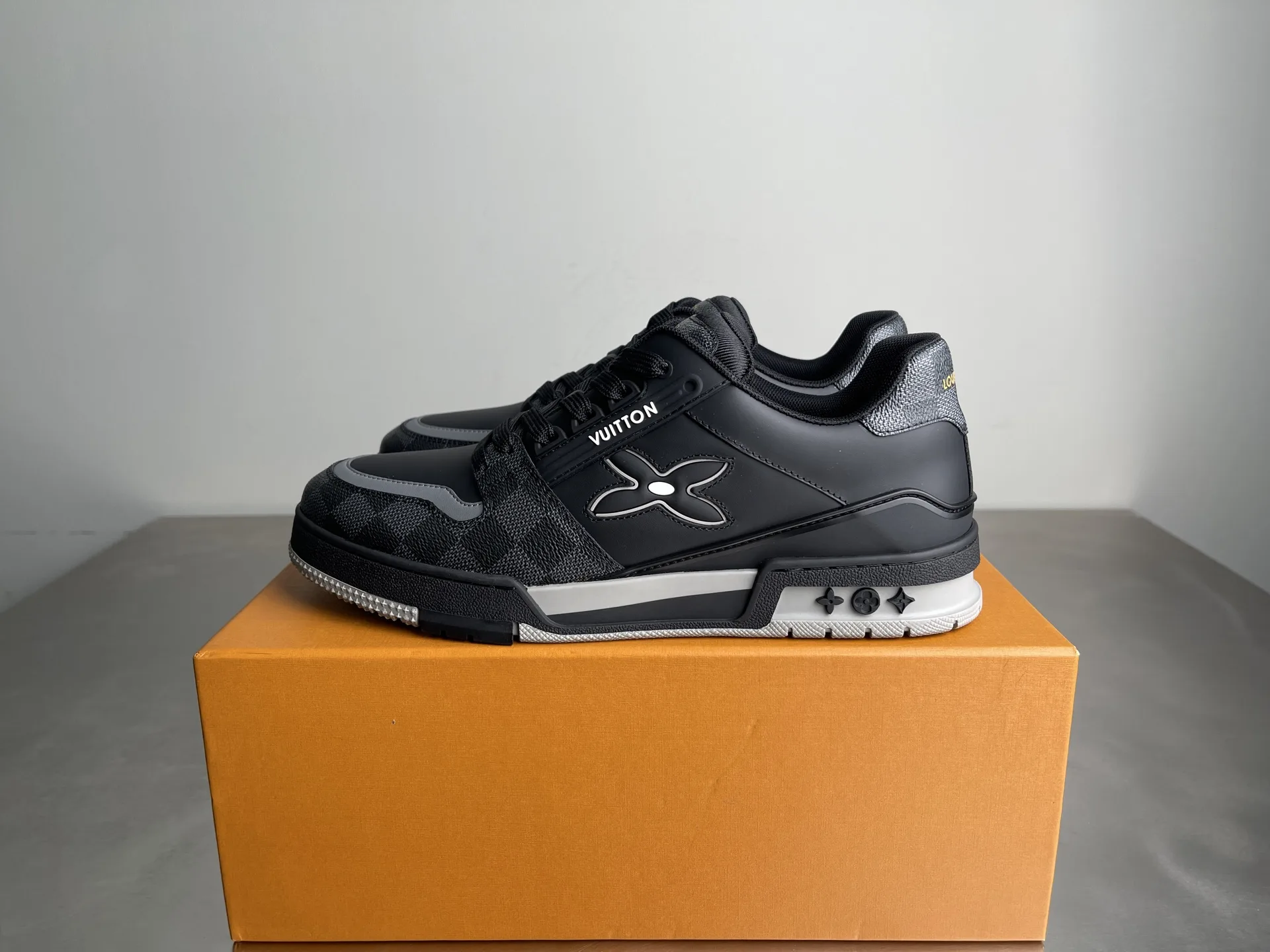 UrbanStyle Louis Vuitton Sneakers 1123