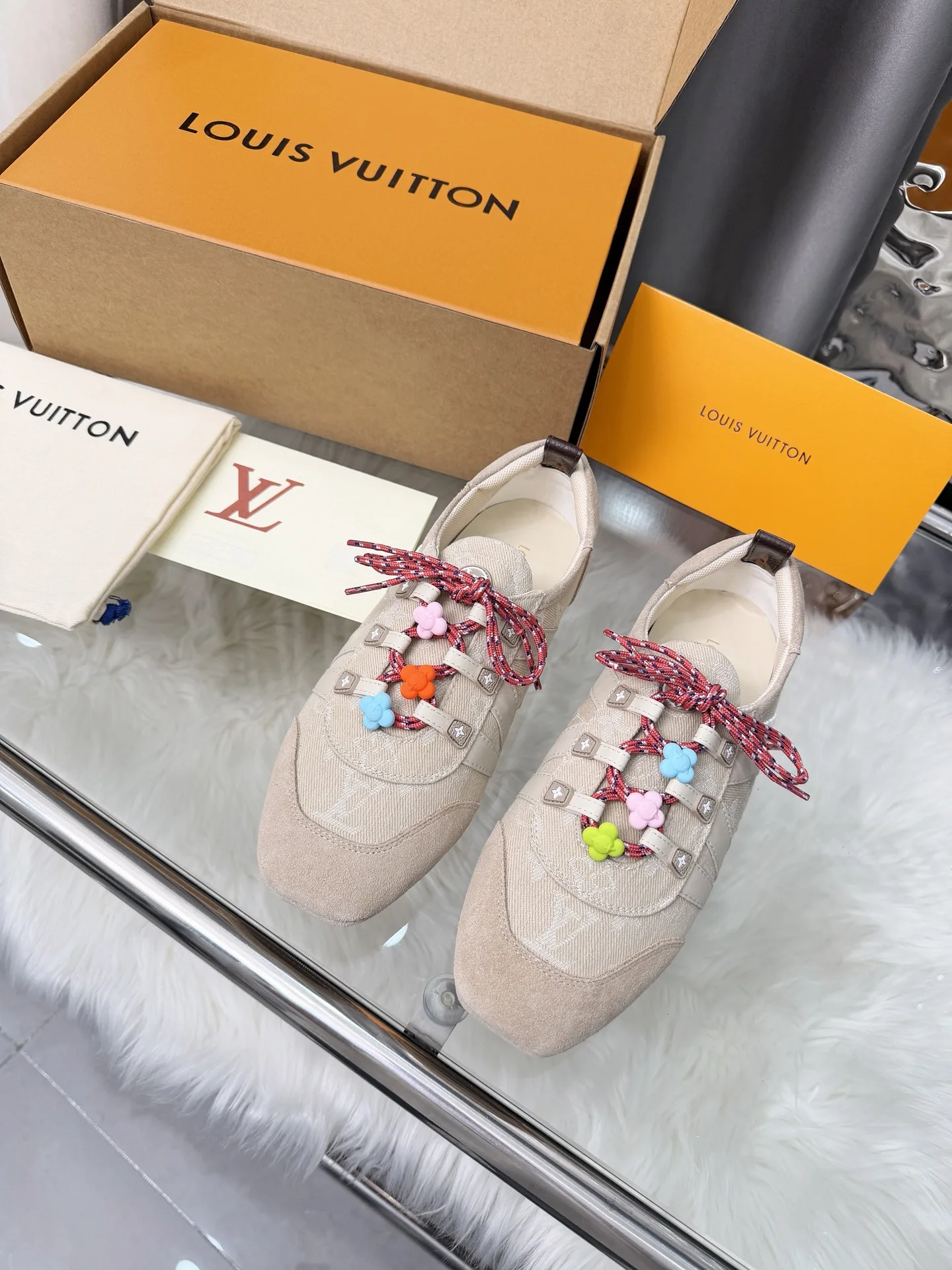 Louis Vuitton Sneakers Popular 1074