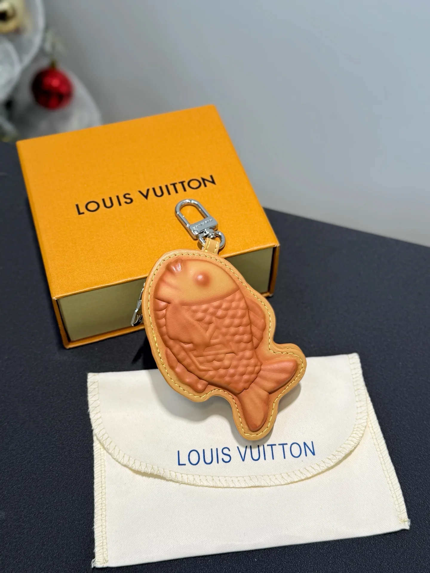 Stretchable Louis Vuitton Storage Bag 1151
