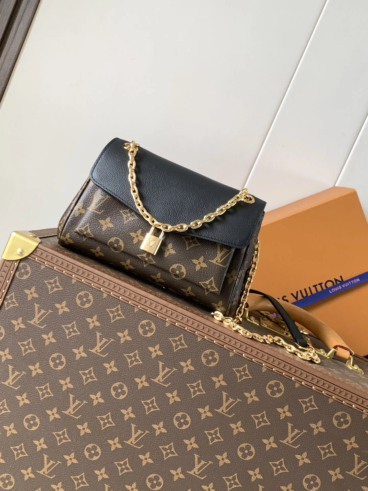Louis Vuitton Suitcase Unisex 1162