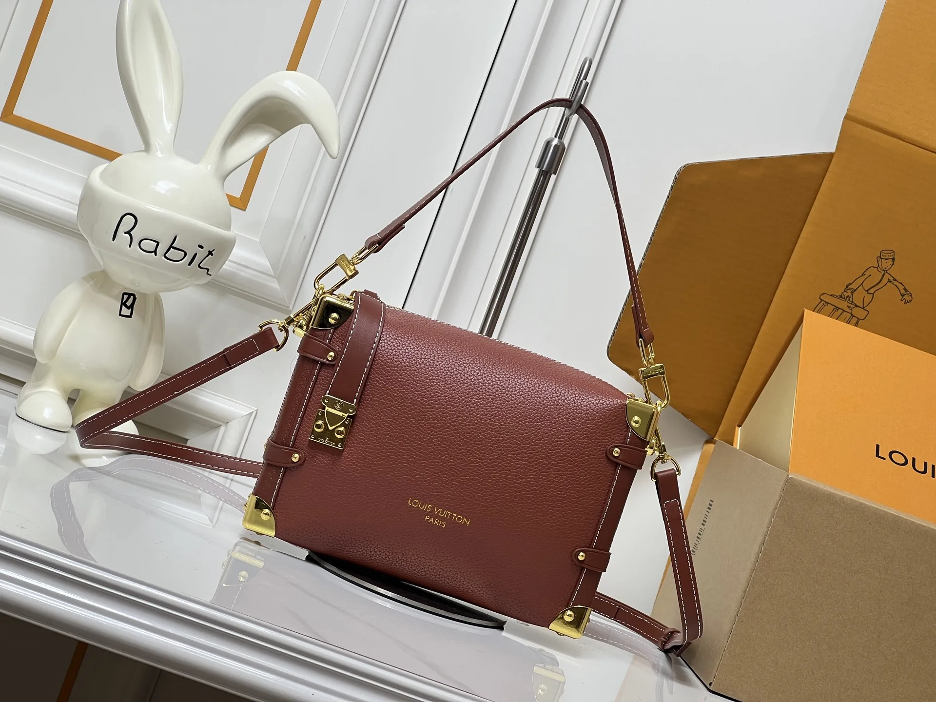 DailyWear Louis Vuitton Suitcase 1158