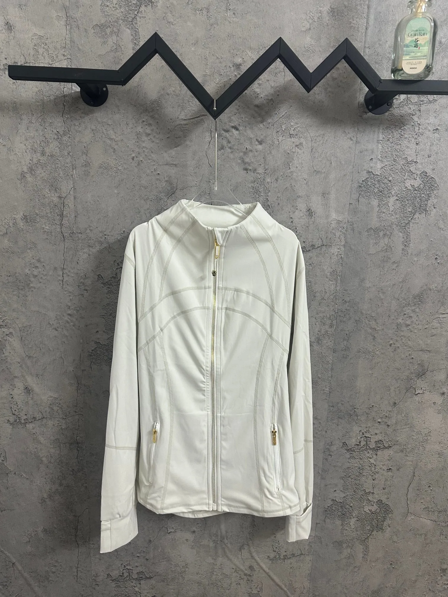 Sleek Lululemon Coat 7322