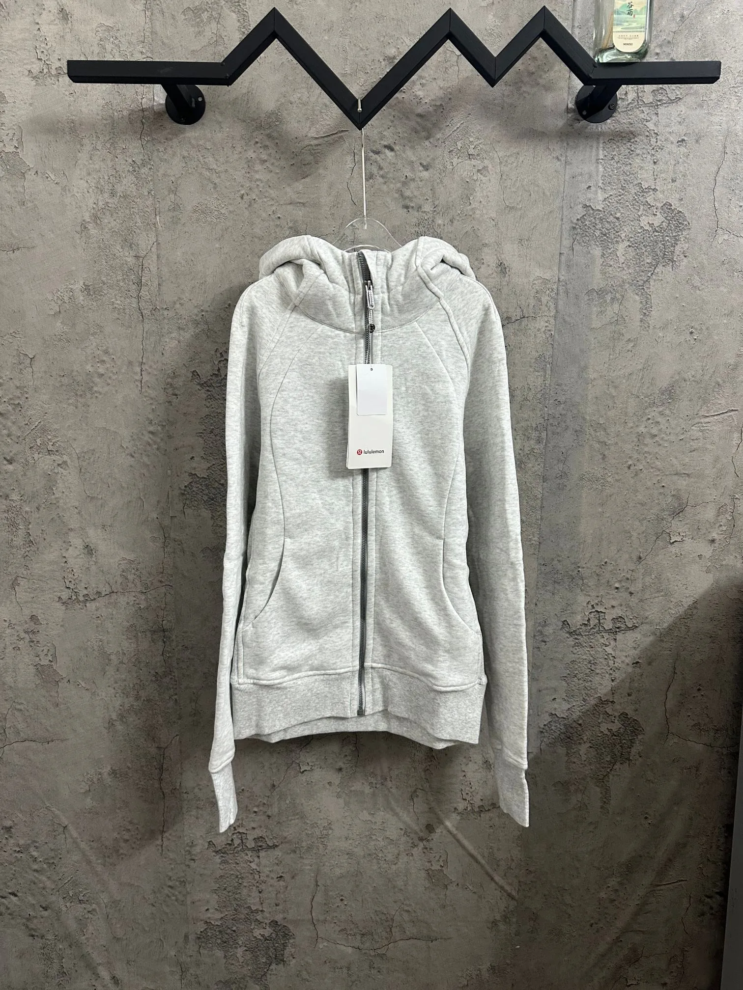 Lululemon Long Sleeves WeatherProof 7334