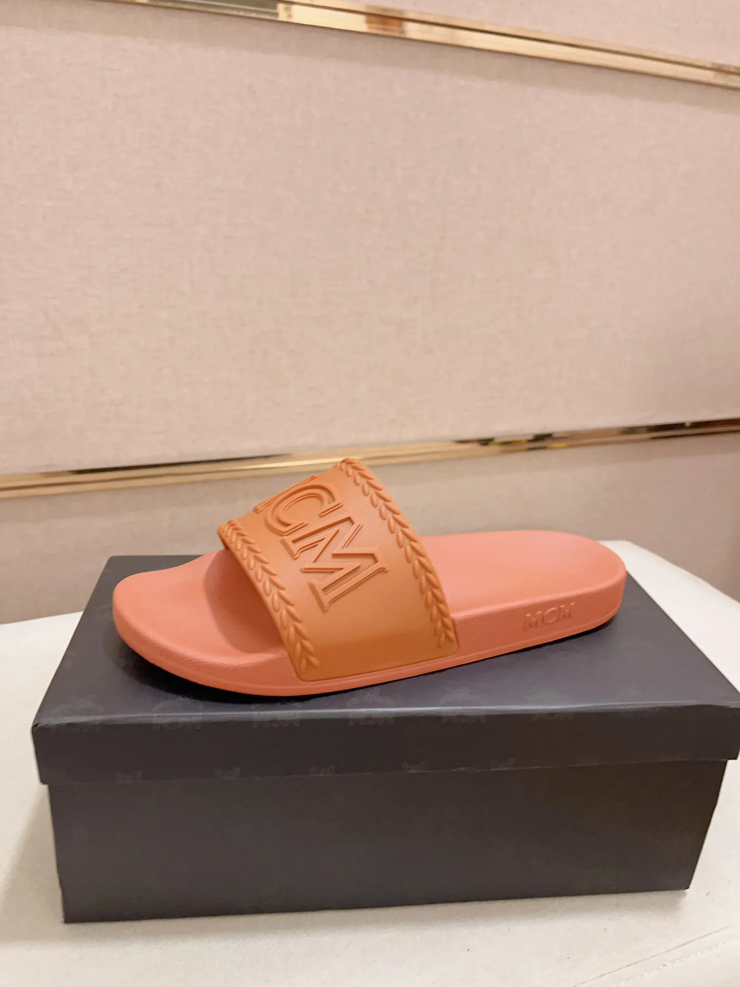Supportive Mcm Slippers 7315