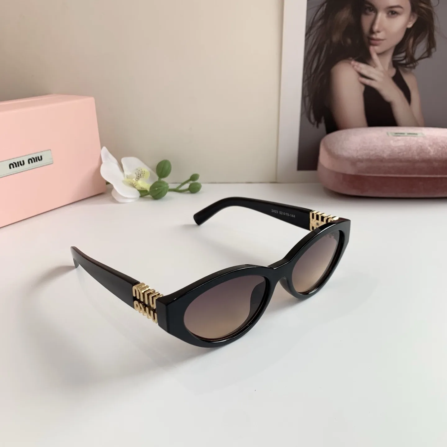 Refined Miu Miu Glasses 6301