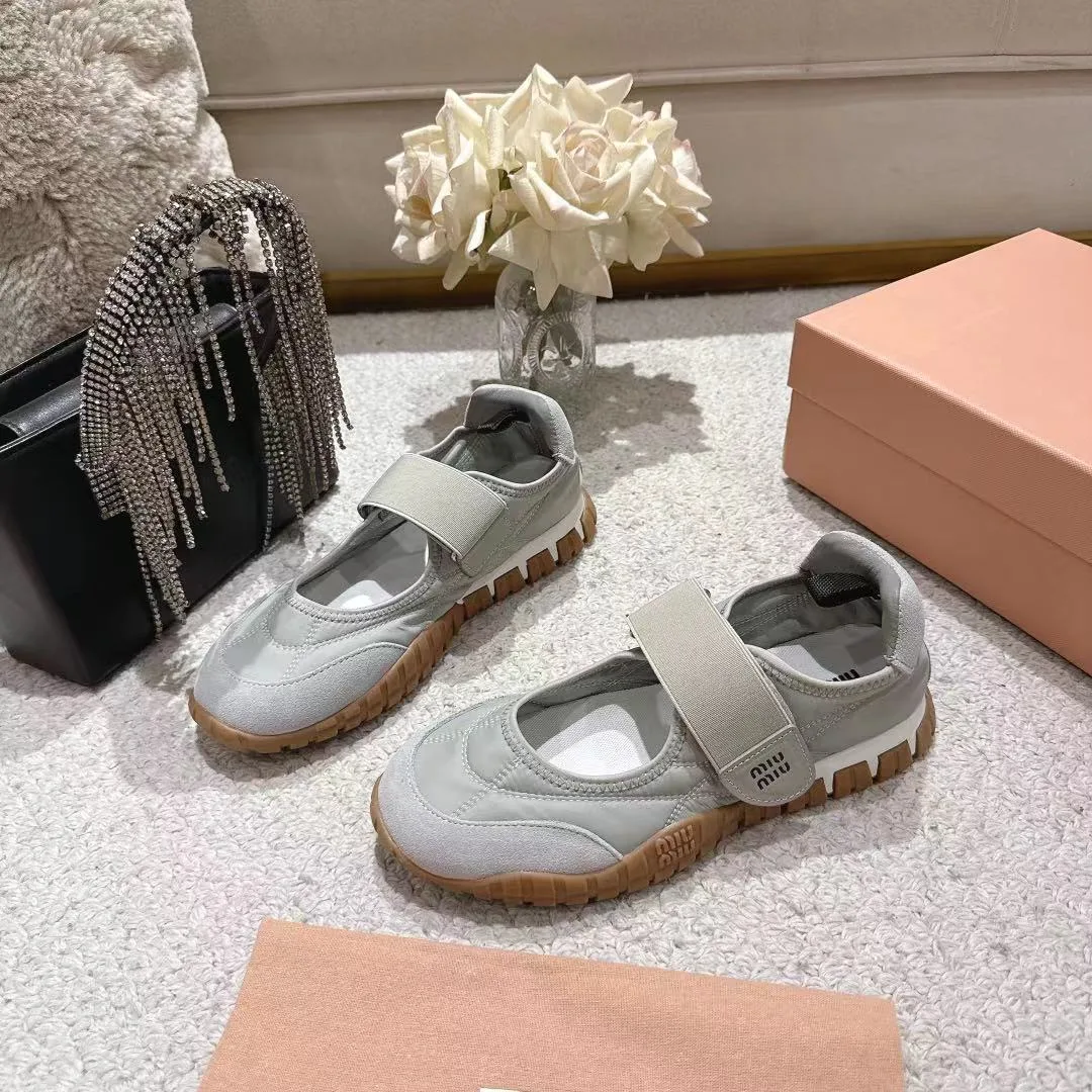 Durable Miu Miu Sneakers 6344