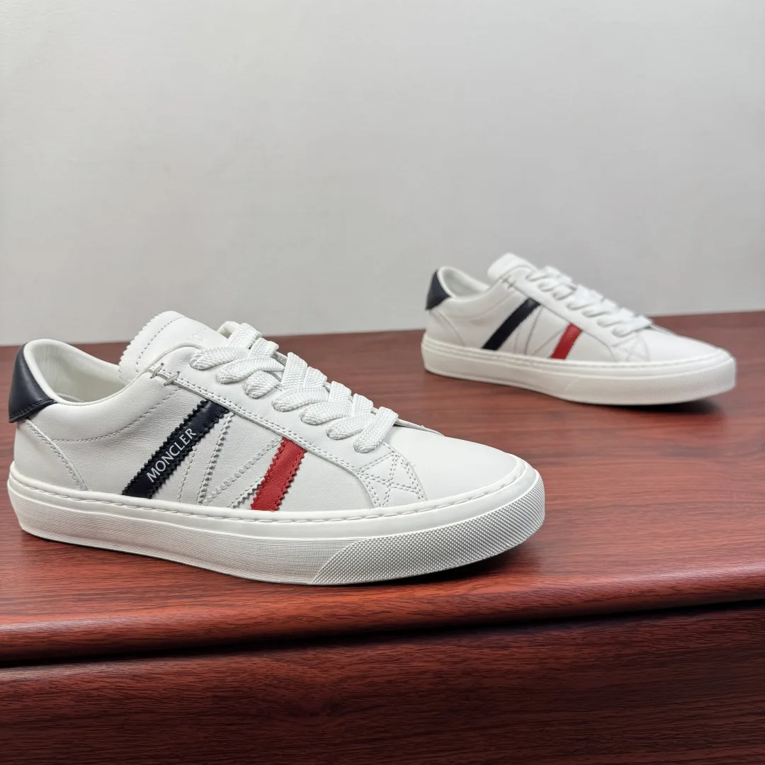 WaterResistant Moncler Jeans 5568